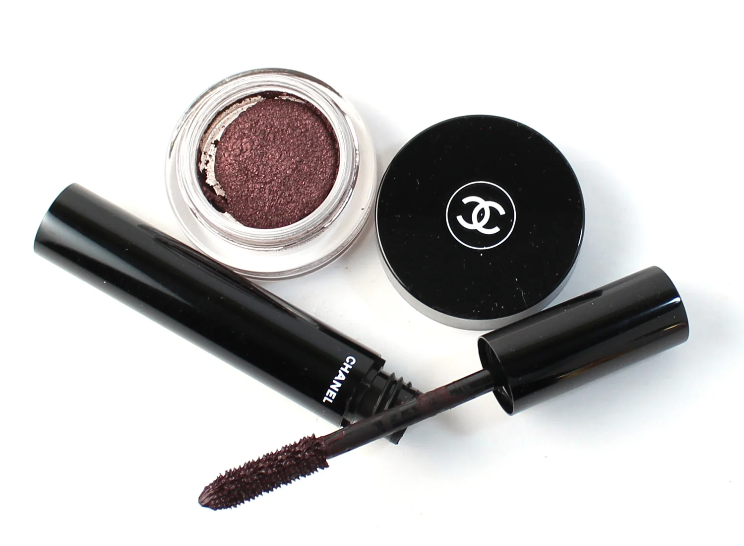 D'Ombre Long Wear Luminous Eyeshadow & Le Volume de Chanel