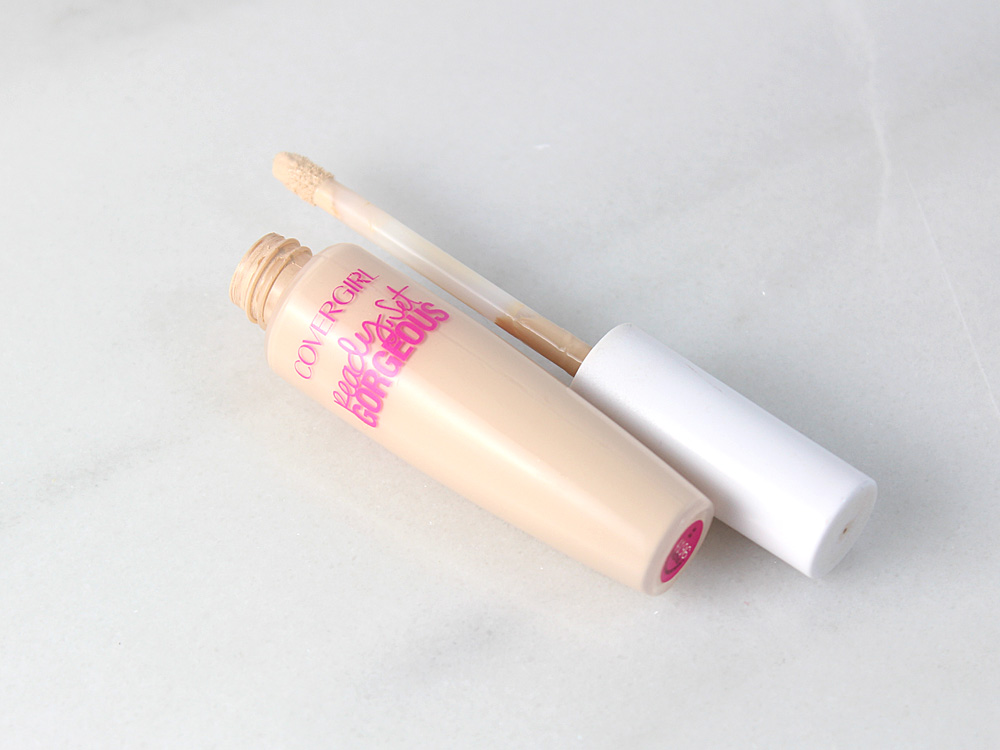 Beauty Bag Must: a great concealer like COVERGIRL Ready Set Gorgeous Concealer for quick touch-ups