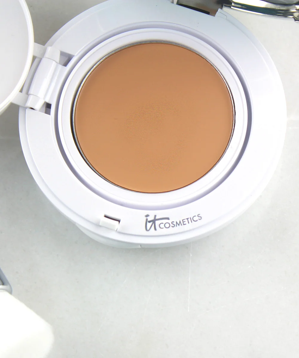 IT Cosmetics Confidence in a Compact Solid Serum Foundation