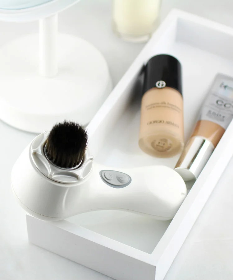 Change the Way You Apply Makeup with the Sonic Foundation Brush.