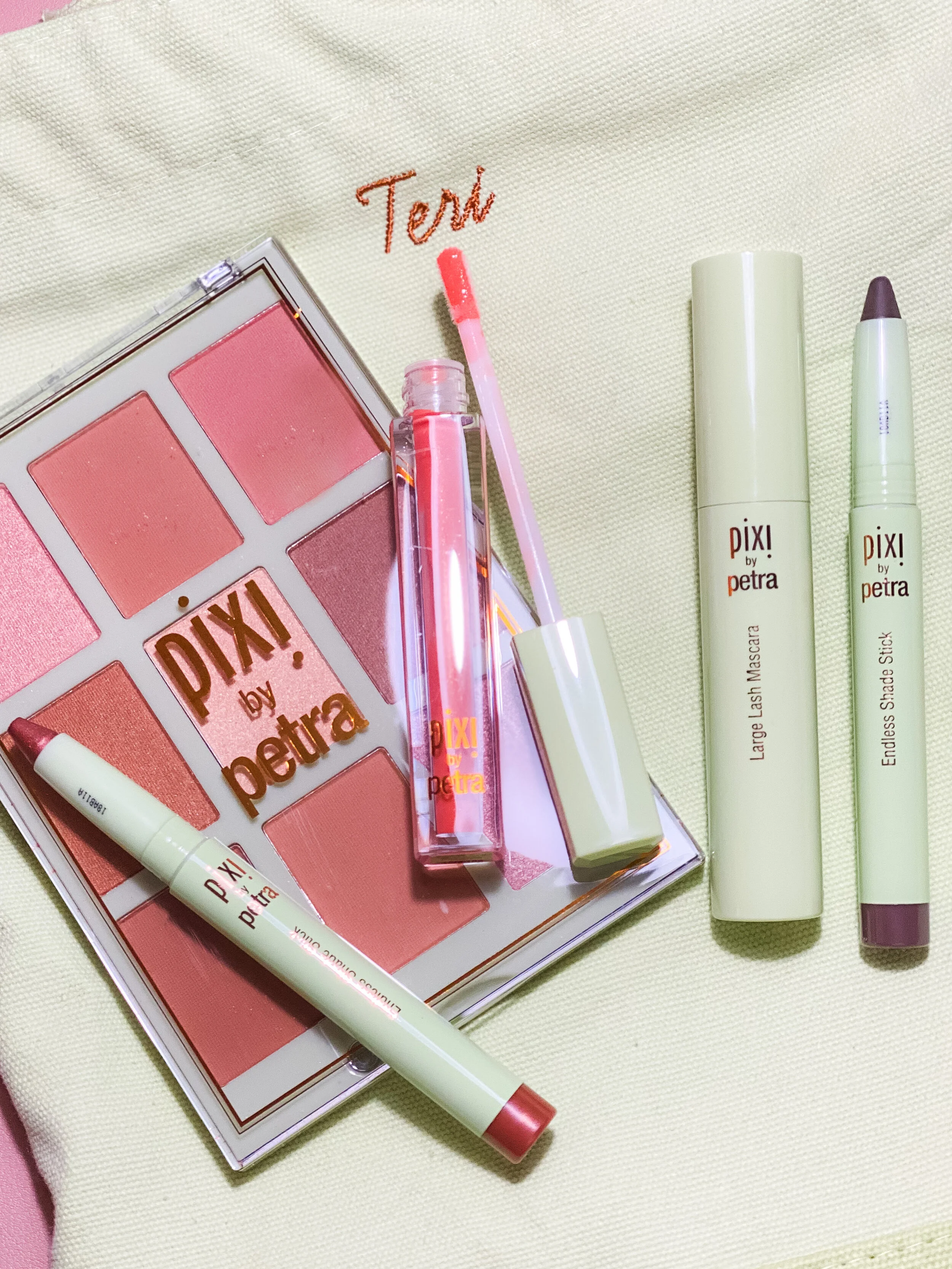 Extending My Summer Glow with Pixi Beauty Must Haves