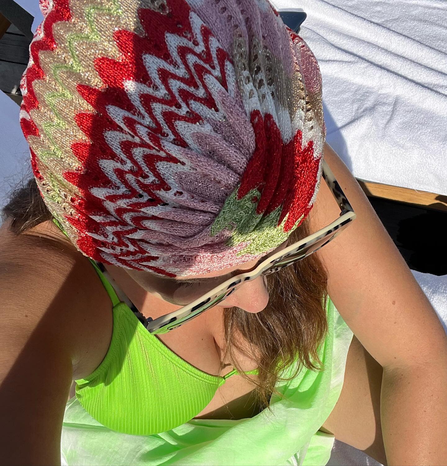 Never underestimate the power of a fab turban and a statement pair of sunnies. 
@missoni @seeeyewear 
#fashionlessons #hawaii #sunnystyle #livingincolor #missoni #seeeyewear #jennawhite