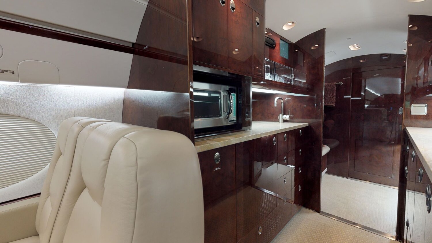 Gulfstream-IV-SN-1052-Aft Galley 2.jpg
