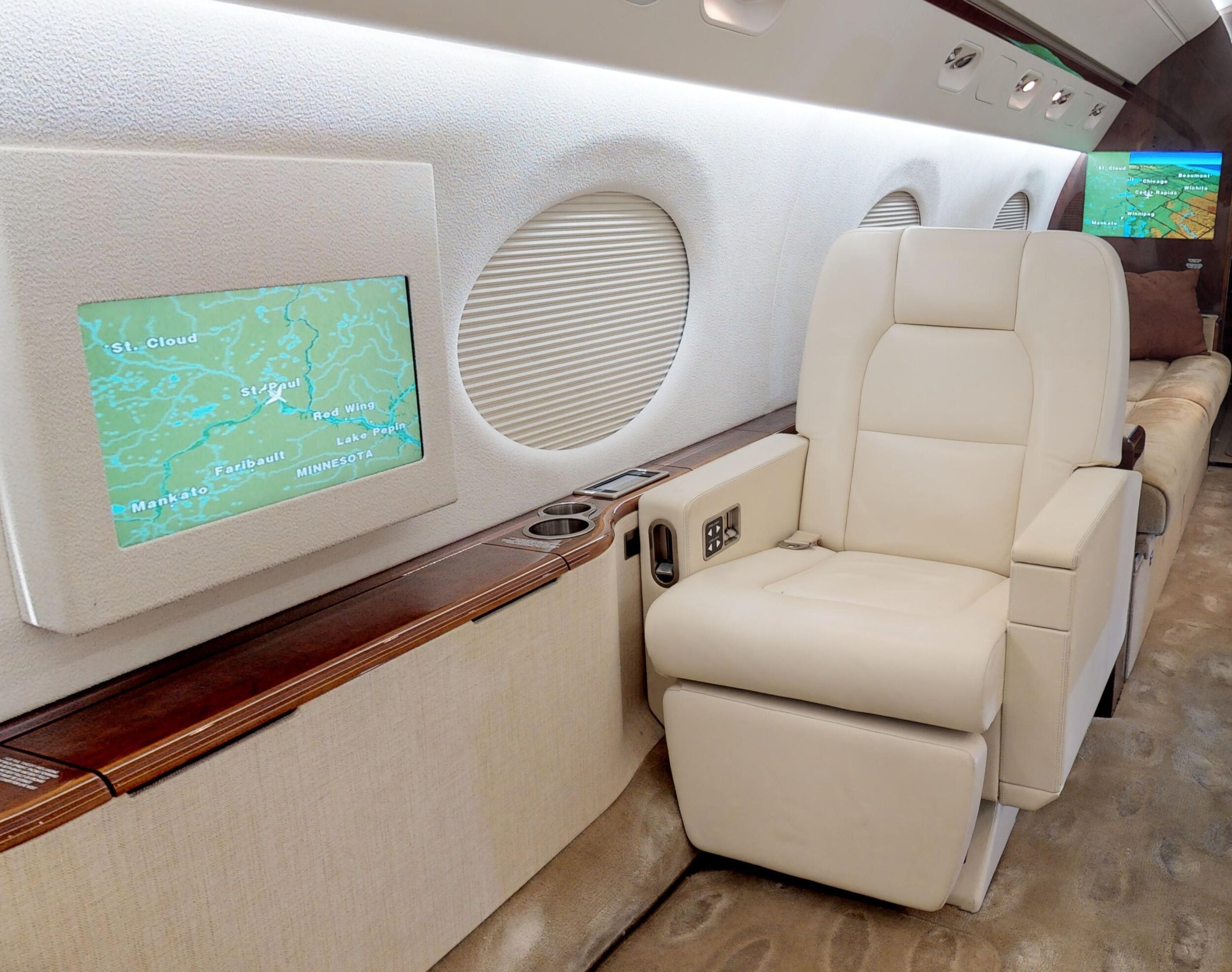 Gulfstream-IV-SN-Club Seat.jpg