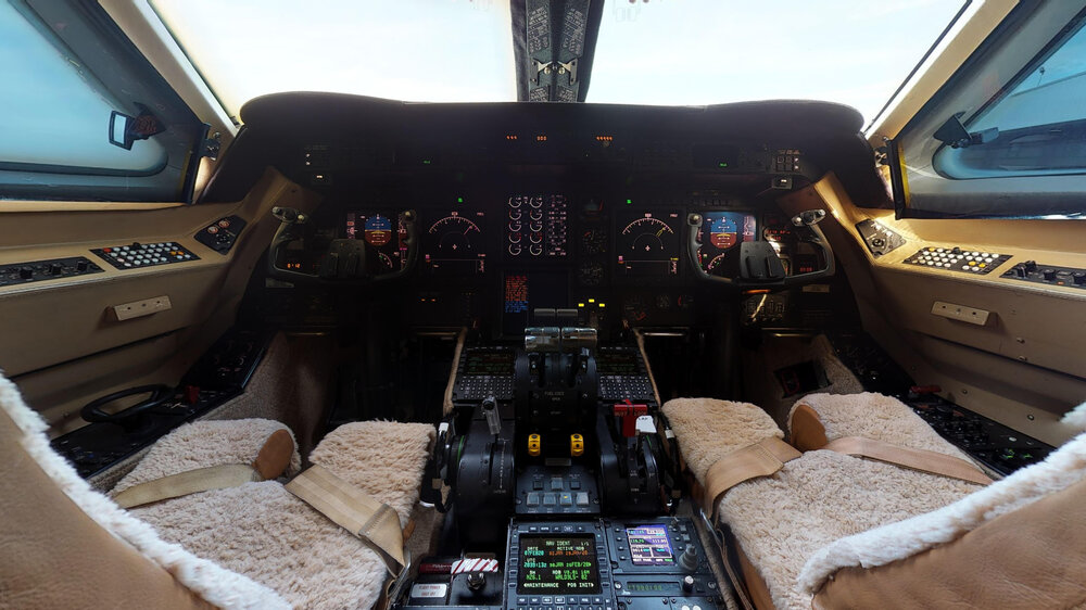 G-IVSP-SN-1297-Cockpit.jpg