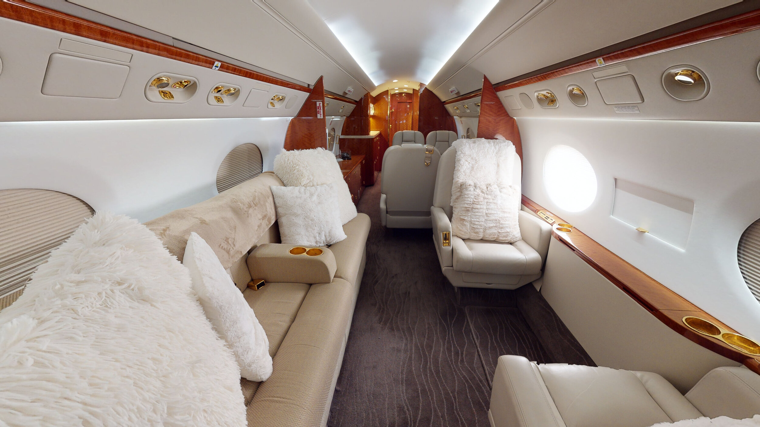 G-550 SN 5019 Interior 4.jpg