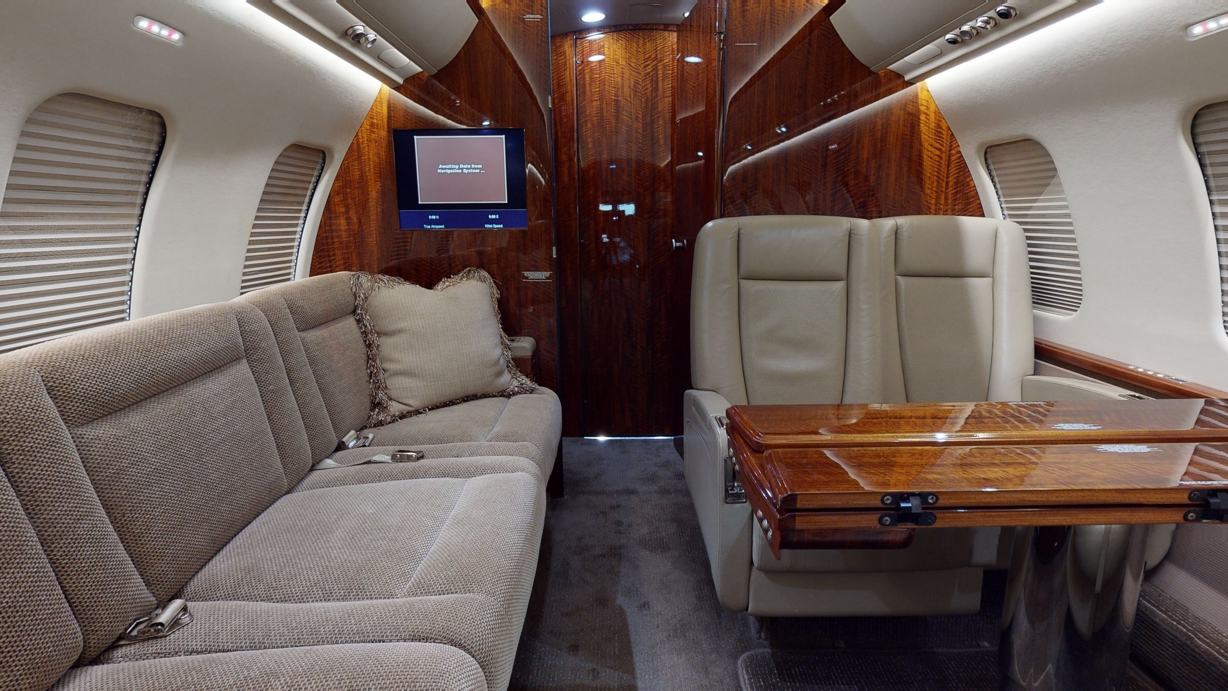 Challenger 605 6514 Aft Cabin 2.jpg