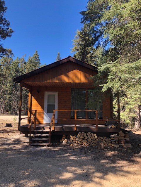 cabin8.0.jpg