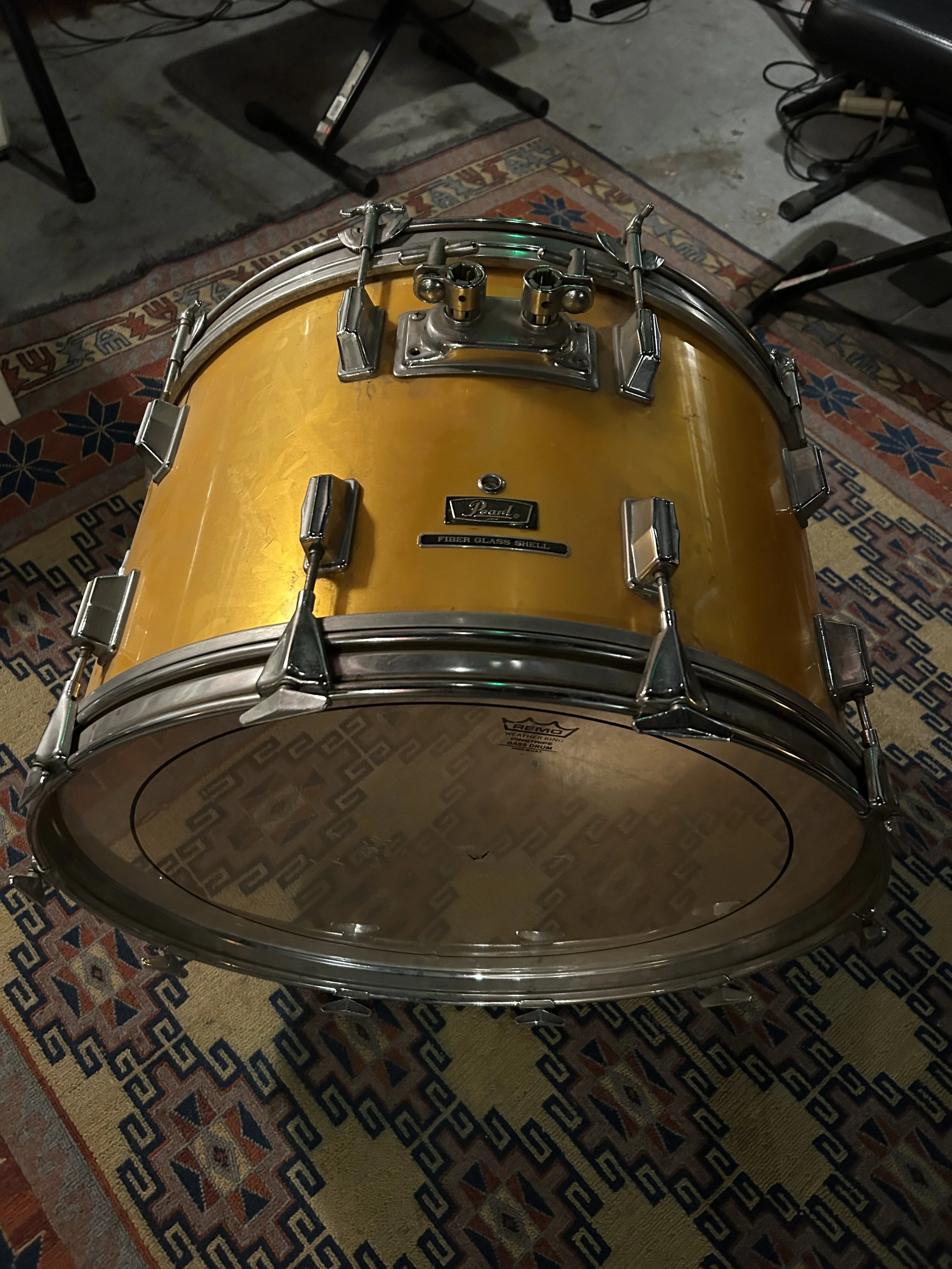 Pearl Fiberglass Shell Kick.JPG