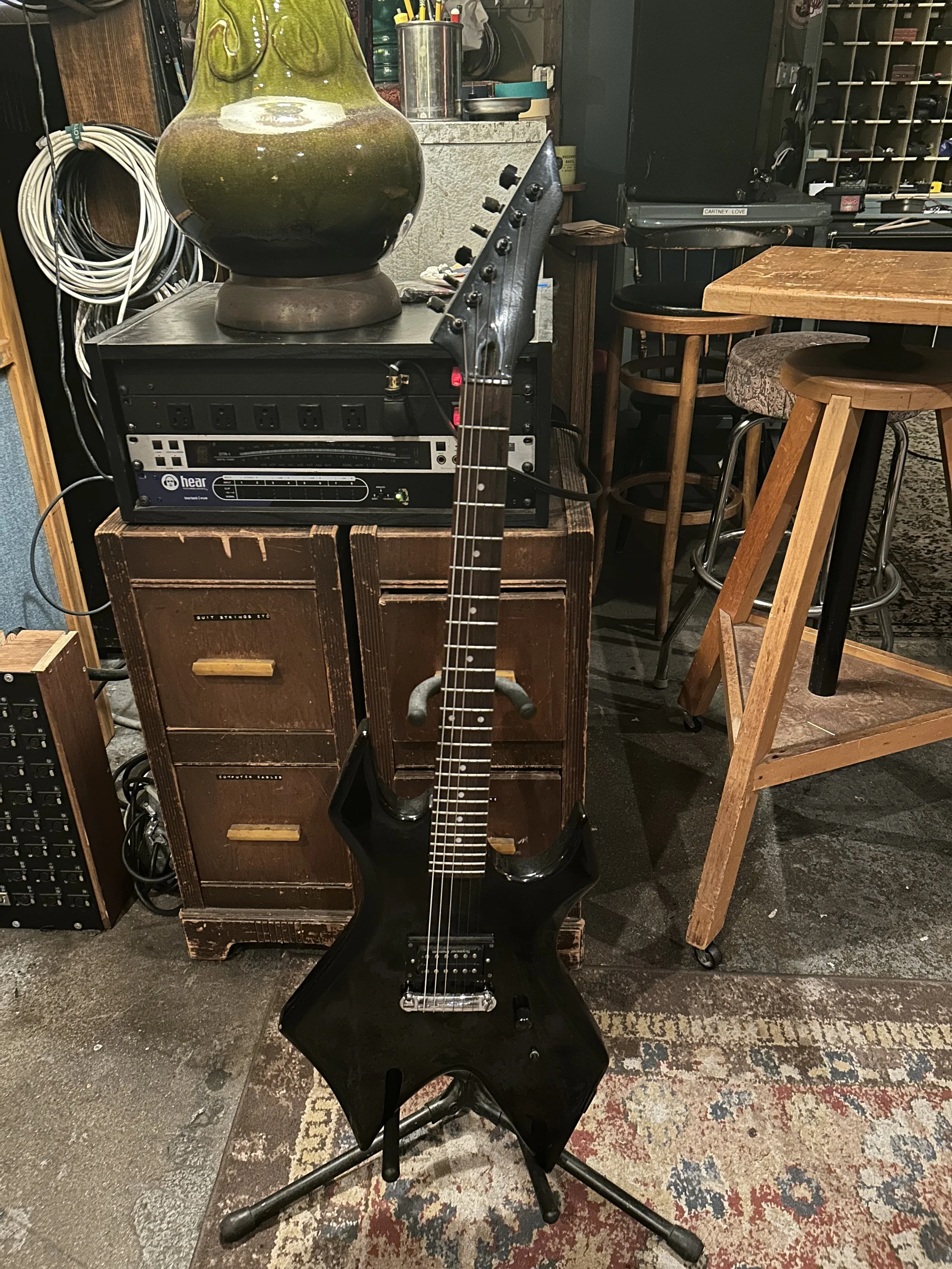 Standard 6-String Metal Guitar