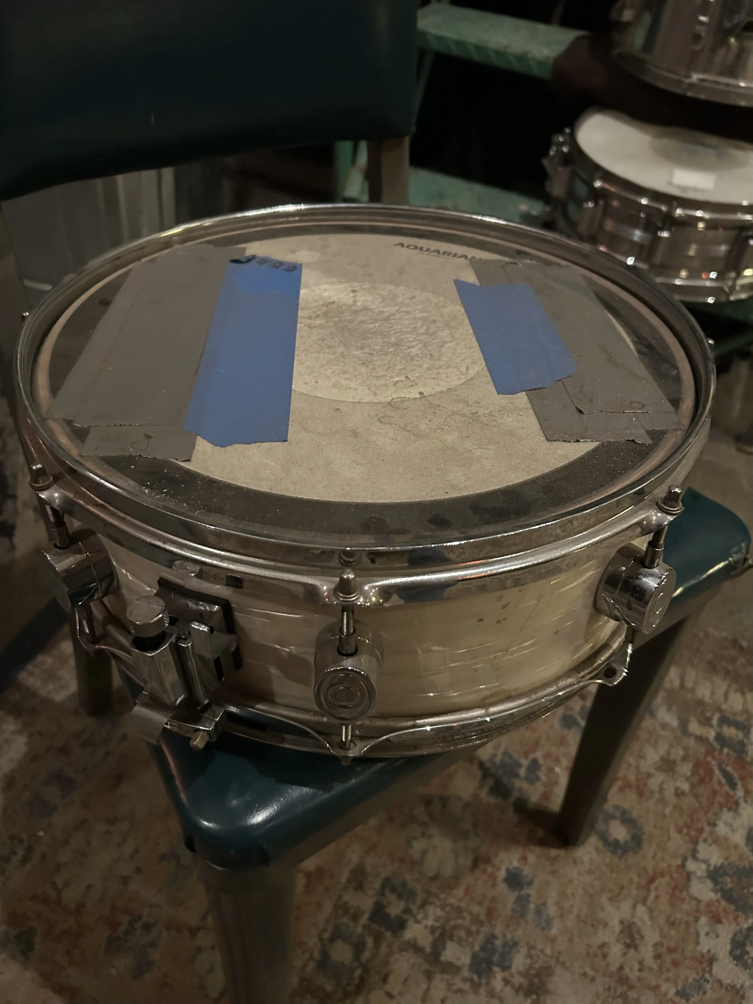 No Nameplate (maybe pearl) Snare.JPG