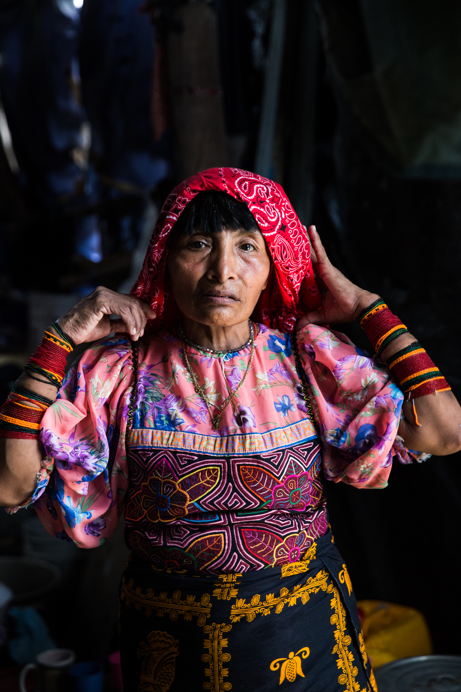 Victoria Navarro, community leader working to organize the relocation to the "Nueva Barria" in her home in Gardi Subdub.