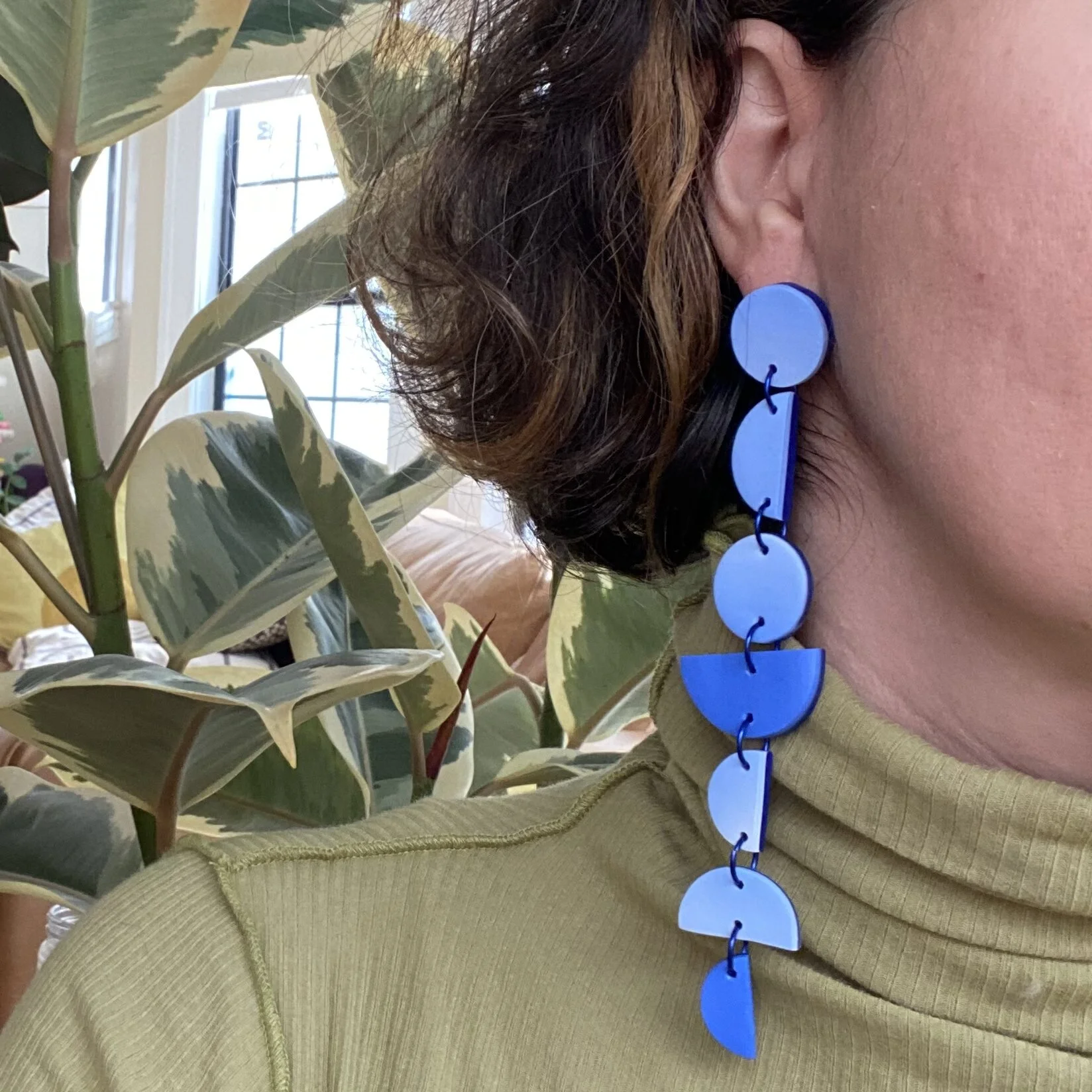 EC2CA0BF-925B-4A38-A8A5-0D82317B6CD0