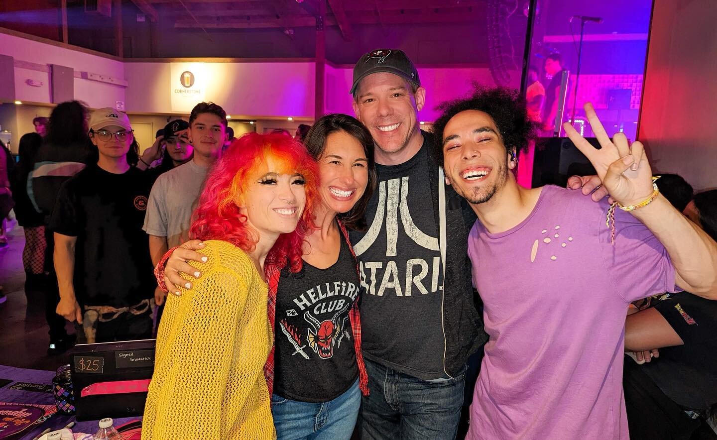 I recently discovered Honey Revenge and they quickly became one of my favorite bands of the year! 🎶💜💖 Luckily, they were playing in Berkeley and I couldn't pass up the chance to see them live. The show was amazing and I even got to meet the band a