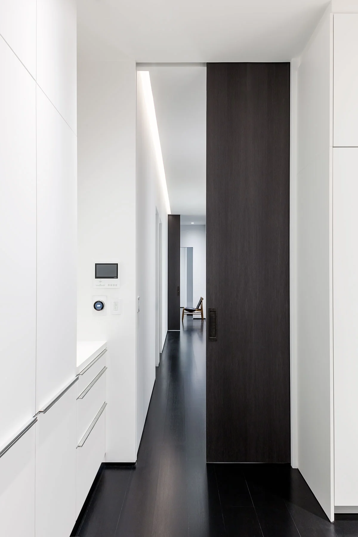 Hallway-1-Chair_0918-1-copy2.jpg