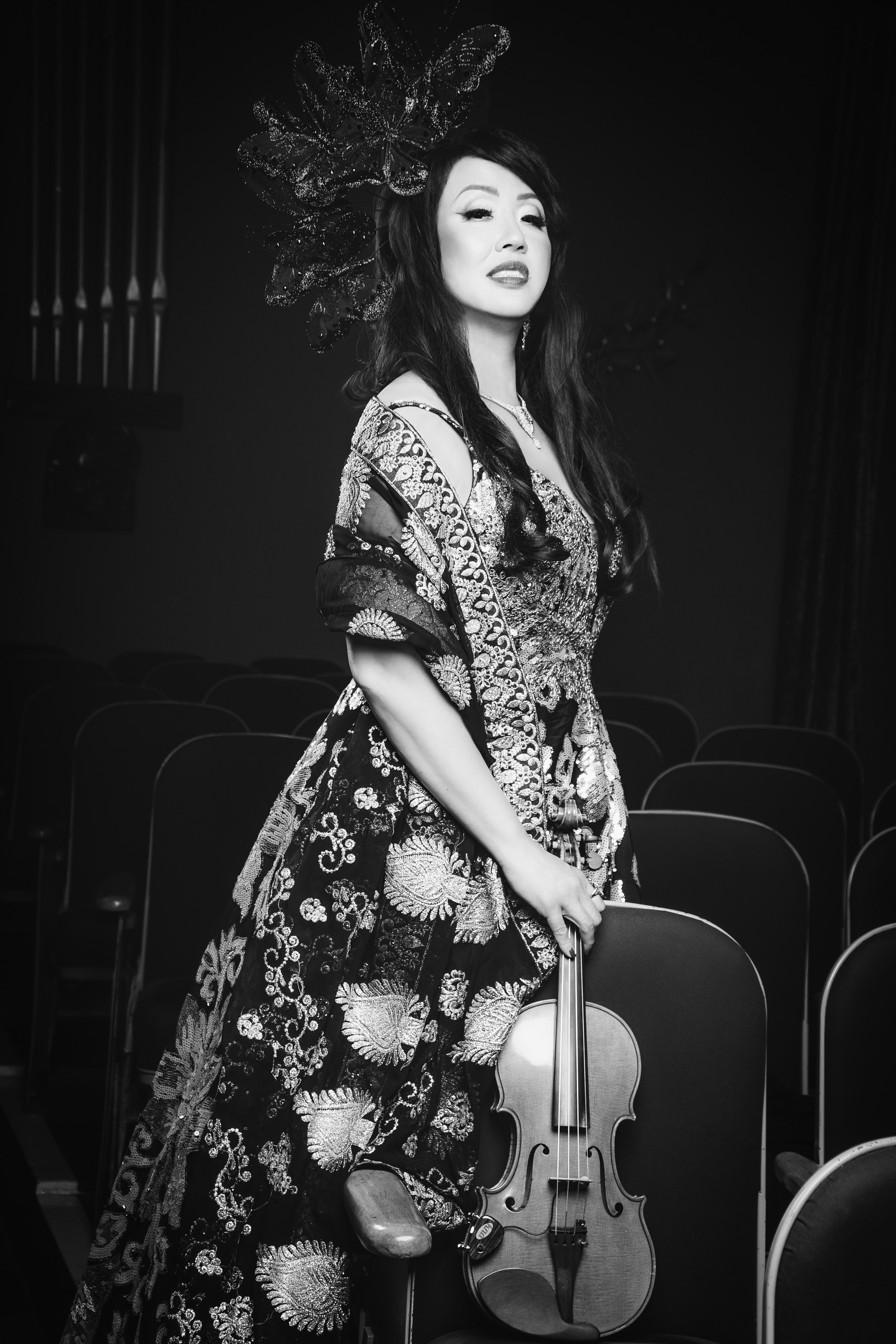 Maki Mae Tour 3-Edit BW.jpg