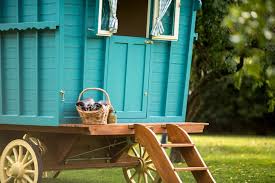 Farrow and Ball's gypsy caravan inspired Vardo paint 