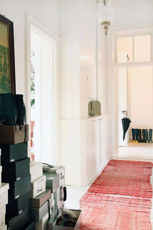 Pink to make the hall wink. Image from RugPal.com