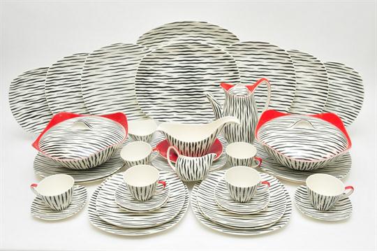 The vintage Zambesi dinner service I'm still collecting on Ebay
