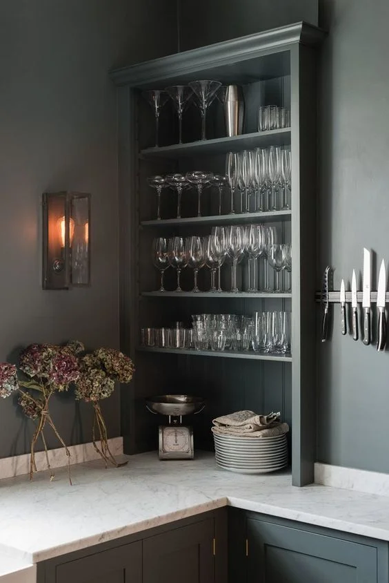 Beautiful made to measure alcoves by DeVol