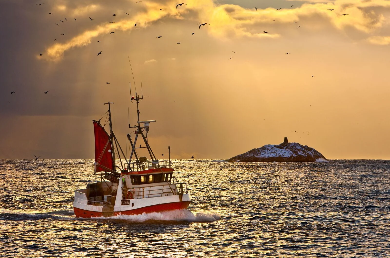 005116_Anne Olsen-Ryum_www.nordnorge.com_Hasvik_preview.jpg