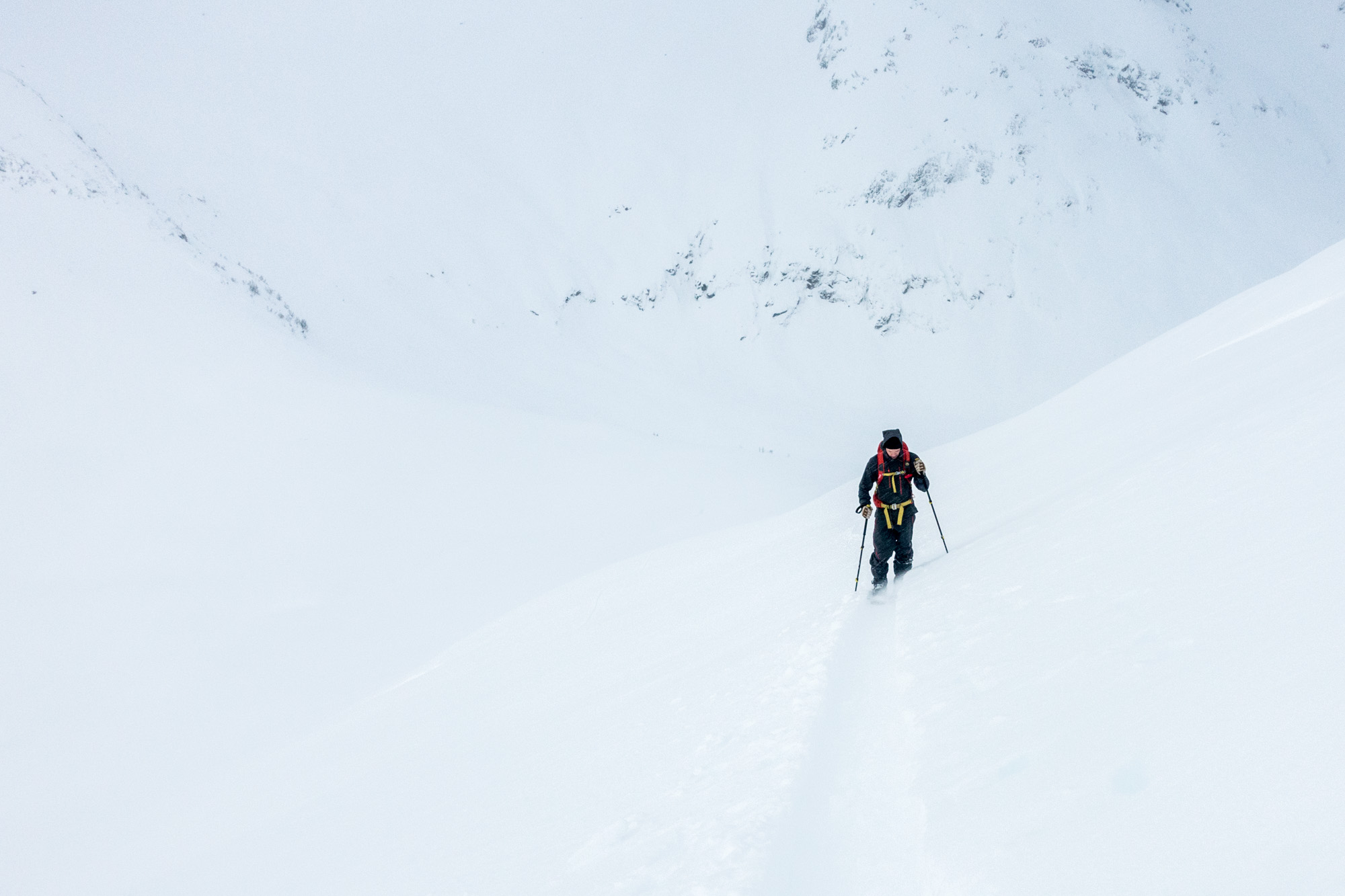 Marucs working his way up Nystølsegi.