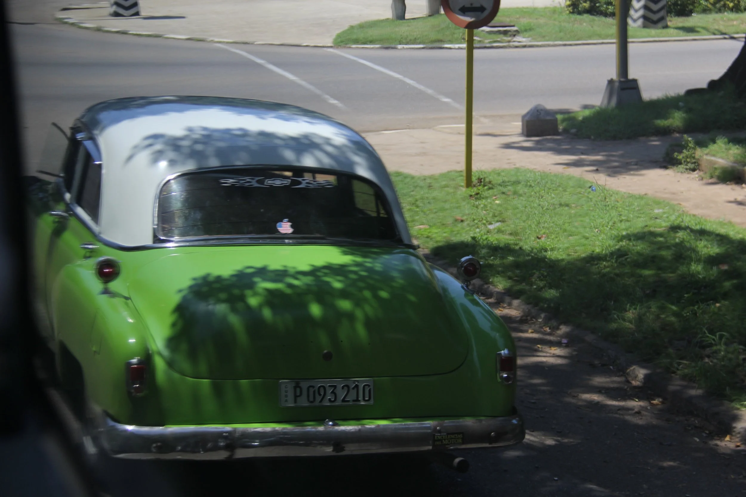 A perfect capture of old and new in Cuba.
