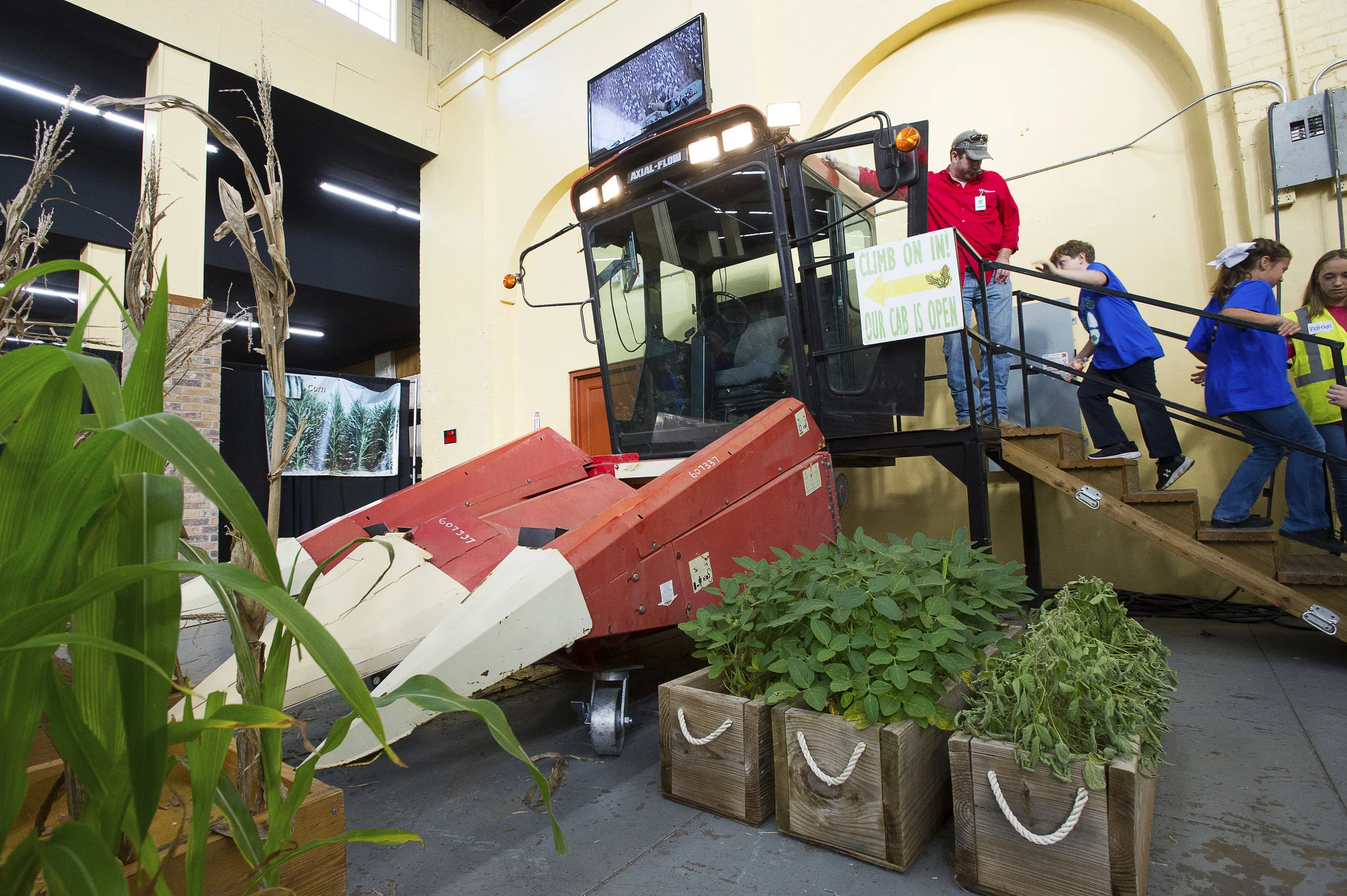 Students can try their hand at driving a combine simulator along with many other activities at AgMagic, the premier agricultural exhibit of the LSU AgCenter. The event will open to the public Oct. 26 and run through Nov. 12 at the State Fair of Loui…