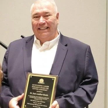 Landivar Receives Outstanding Research Award In Cotton Agronomy