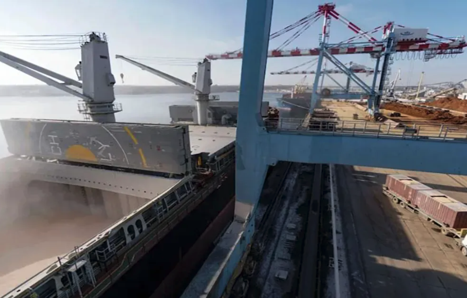 Cargill Says Ship It Chartered Was Hit While in Ukraine’s Waters