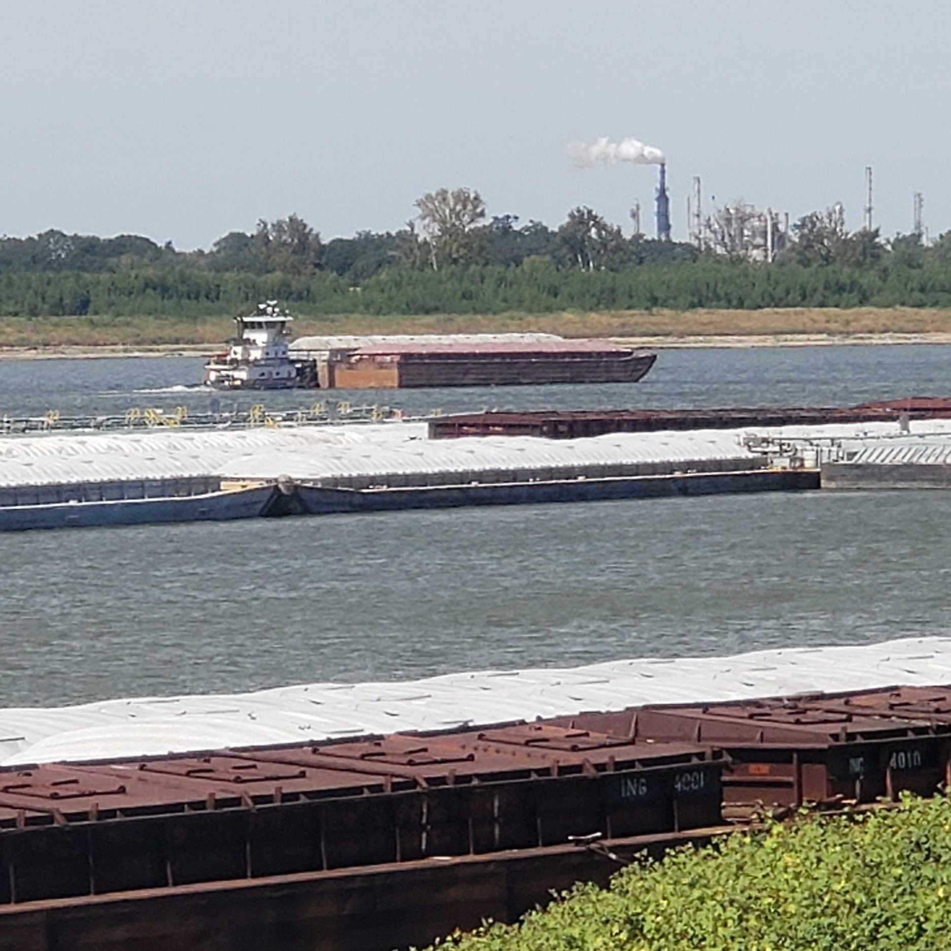 Mississippi River Shipments Down 78%, Impacting Grain, Fertilizer