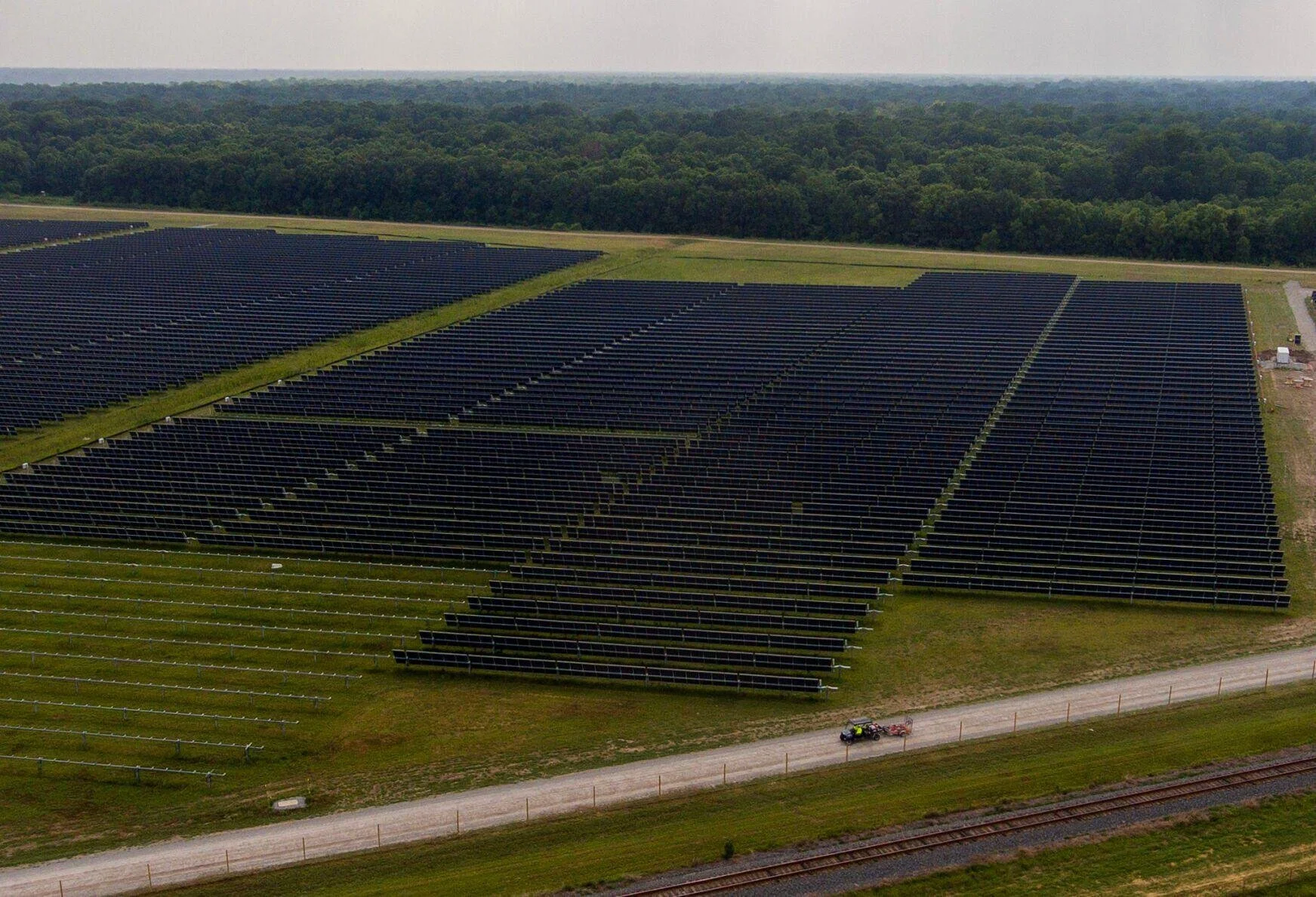 Editorial: The Sun Is Our Fuel, Even if Solar Farms Are Controversial