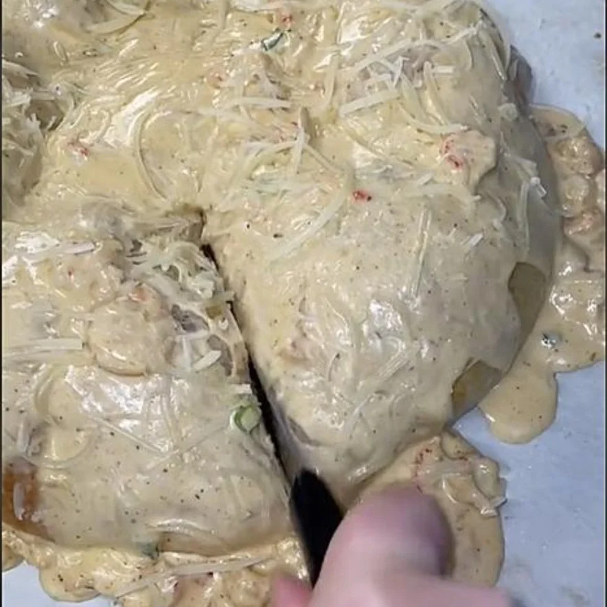 Texas Tiktoker’s Crawfish King Cake Sparks Debate Across Louisiana