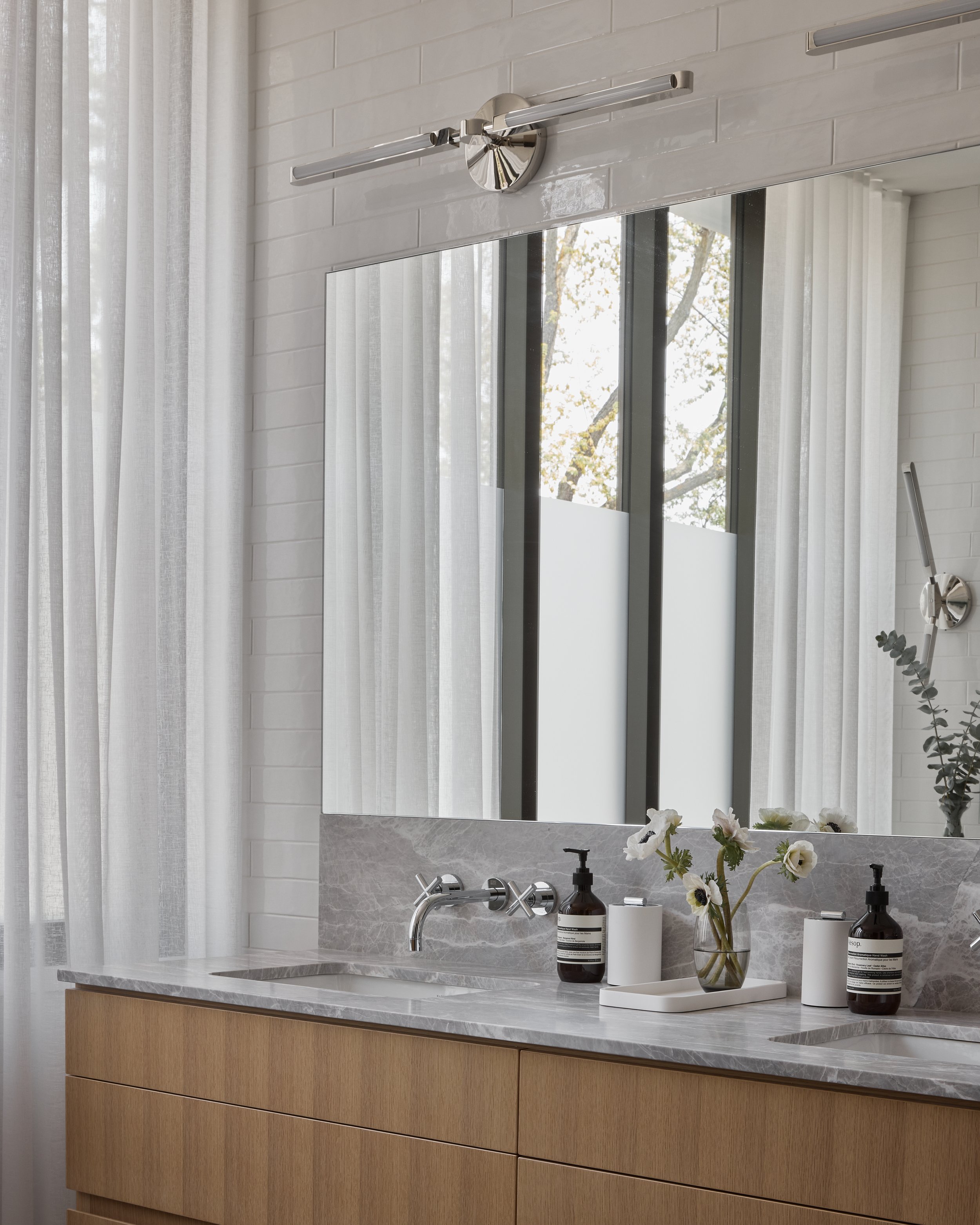 LaurenMiller_TanyaBonusxFarnham1096-Principle vanity.jpeg