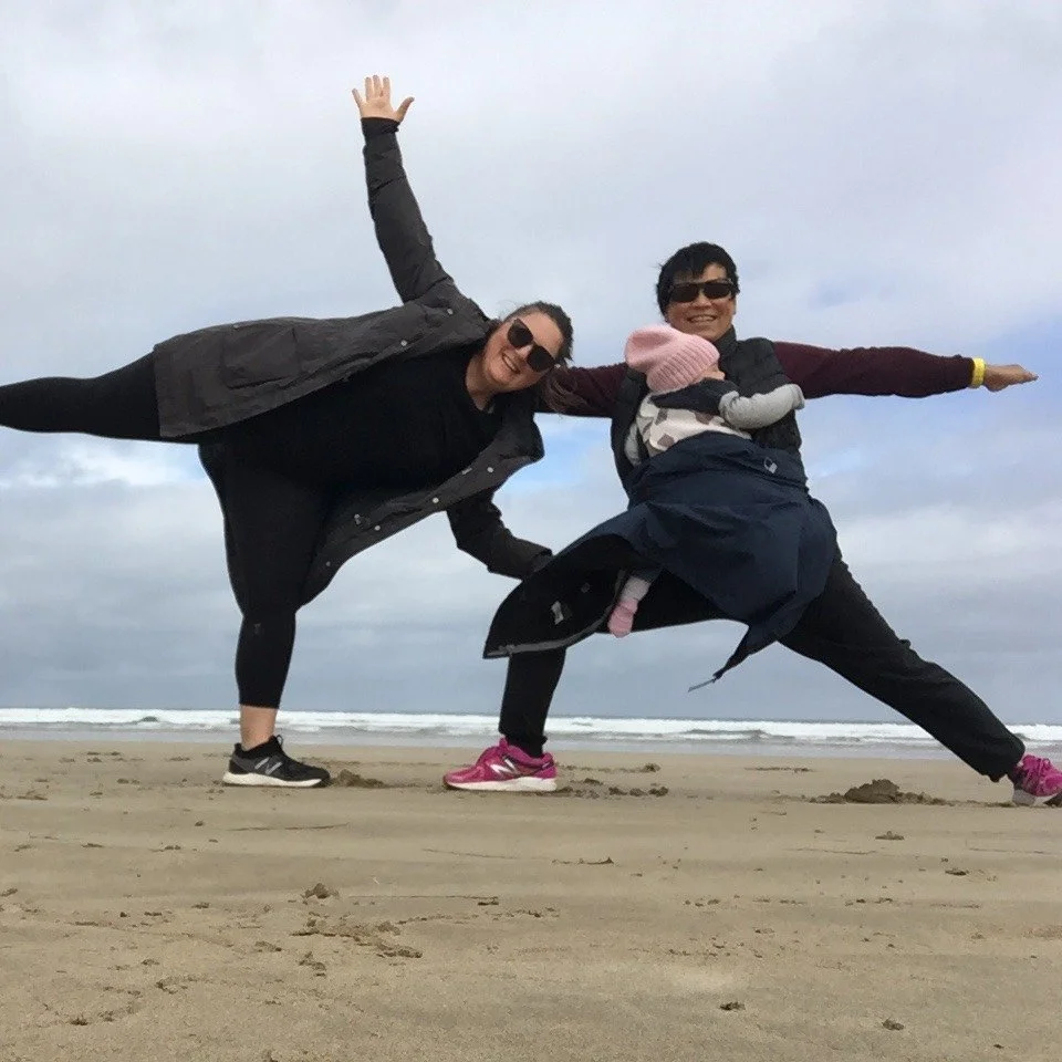 Hey Kingston, Hang, Sarah and family are off on a jet plane. Come join Hang this week for her last week of classes before takeoff.

Wed. 8:30am Qi Gong @kopi.fit 
Thu. 9am Qi Gong, 10am Hatha Yoga @studio330 

#qigong #yoga #mindfulness #mindfulmovem