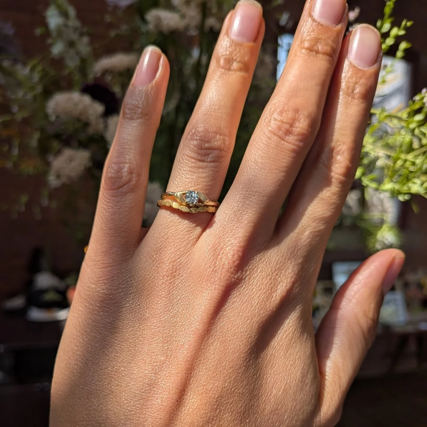 Floret engagement ring with Oval Crown wedding band 🎇

Dream combo!

I have added some new rings to my website that are ready to order - fionamcalear.co.uk.

#weddingring #alternativeqeddingring #ovalwavering #floretring #goldring #sheffieldjeweller