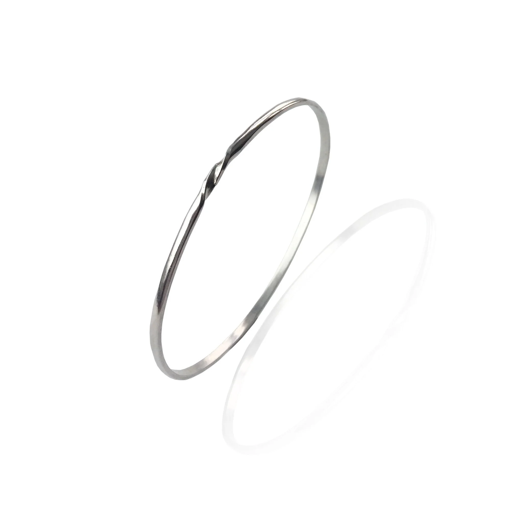 Twist+silver+bangle.jpg