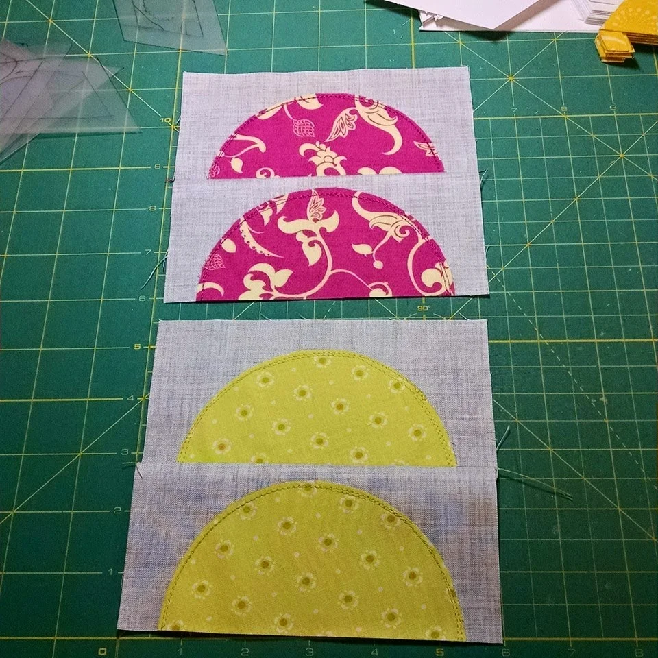 Carolyn Rhodes Miller picked some lovely background fabric.