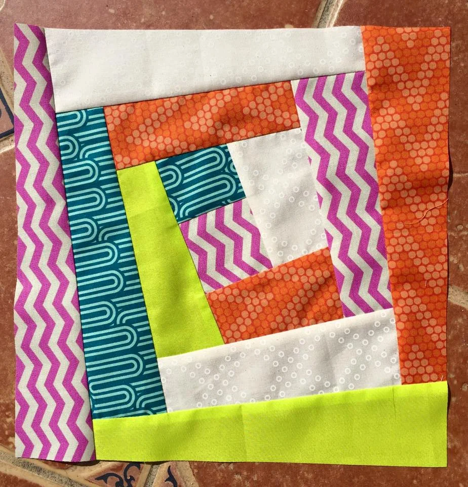 February 2016 BOM : Wonky Log Cabin