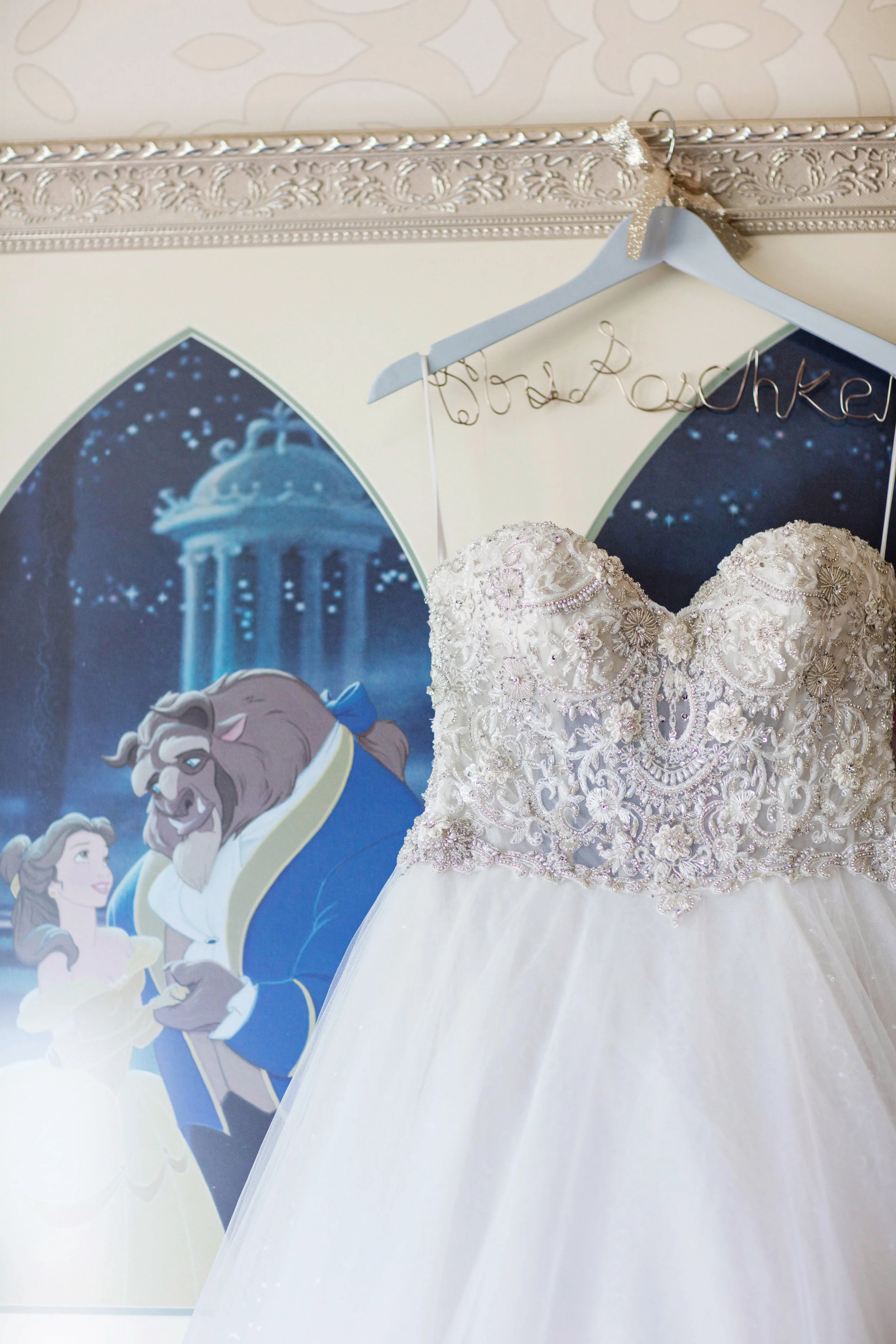 This Bride & Groom had a dream Disneyland Wedding. Their Disney Wedding was perfection from the bride’s sparkly dress to her tiara to the look of pure love and joy on her face when she rode in the horse drawn carriage towards her groom. It was magical day! The wedding colors are white and pink with lots of disney magic. Coordinator:@janealexandraevents #janealexandraevents #orangecountyweddingvenue #weddingplanning #disneyweddings #disneyland #disneylandweddings