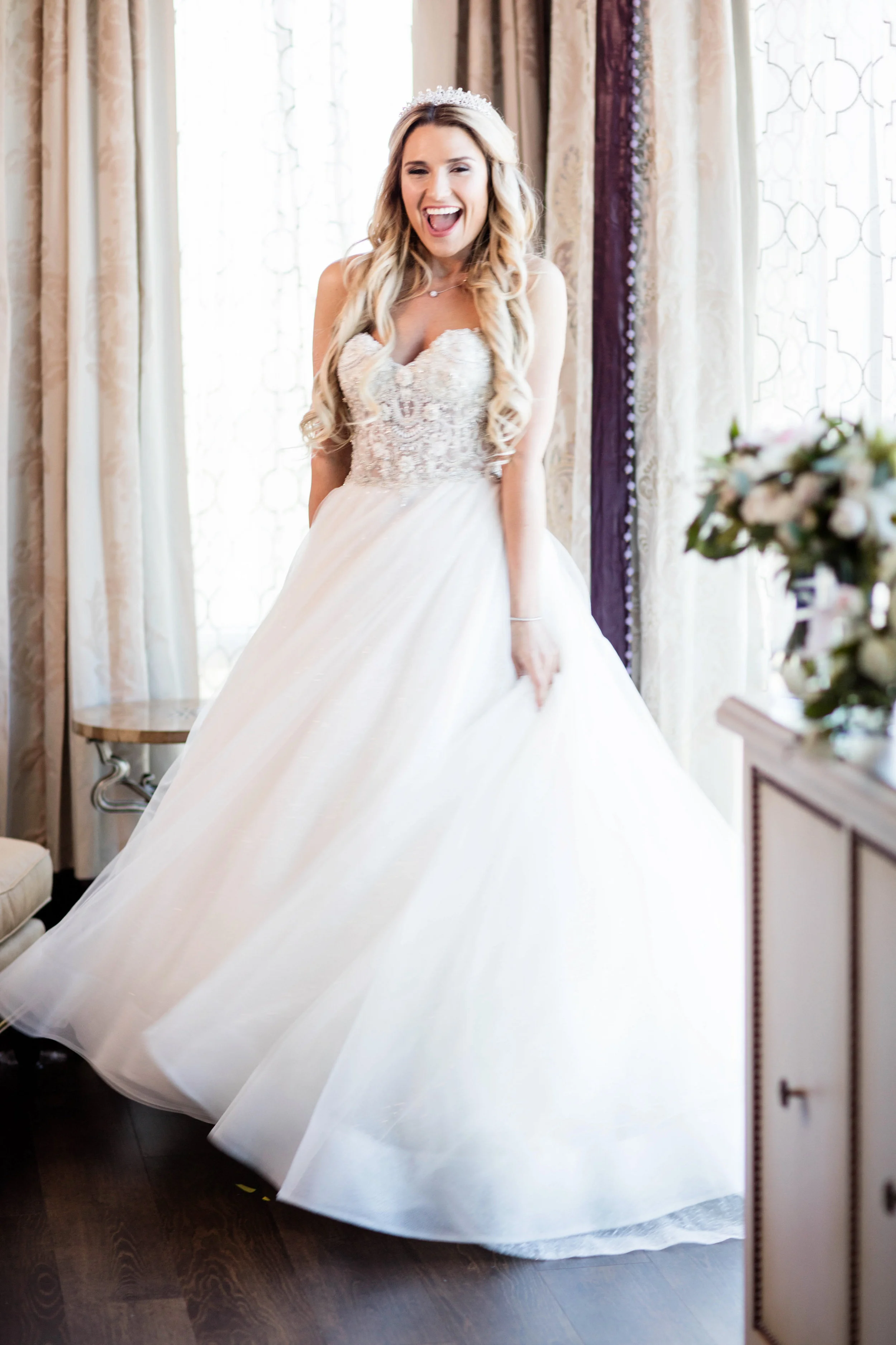 This Bride & Groom had a dream Disneyland Wedding. Their Disney Wedding was perfection from the bride’s sparkly dress to her tiara to the look of pure love and joy on her face when she rode in the horse drawn carriage towards her groom. It was magical day! The wedding colors are white and pink with lots of disney magic. Coordinator:@janealexandraevents #janealexandraevents #orangecountyweddingvenue #weddingplanning #disneyweddings #disneyland #disneylandweddings