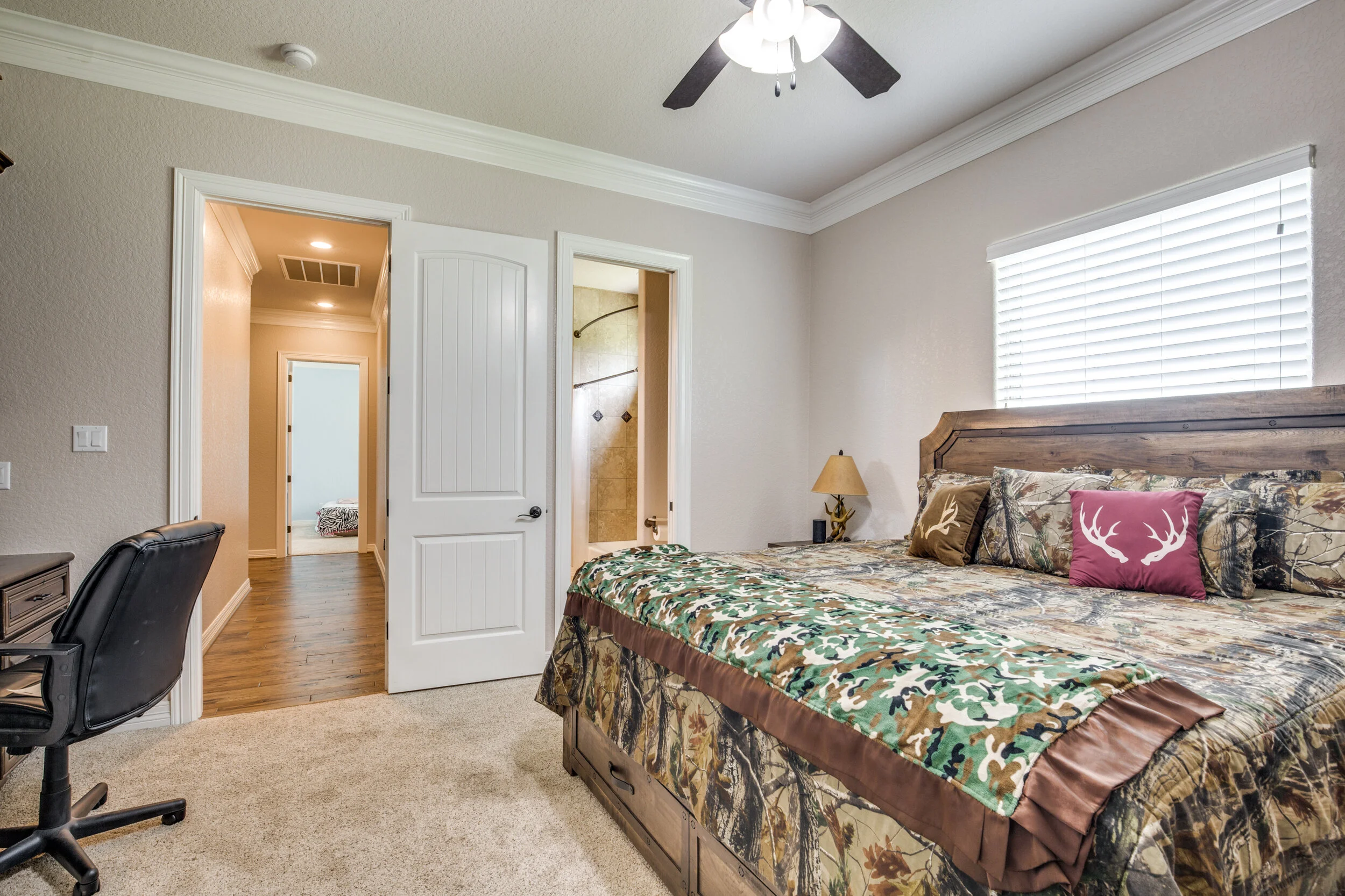 100-collins-lake-rd-angleton-tx-High-Res-22.jpg