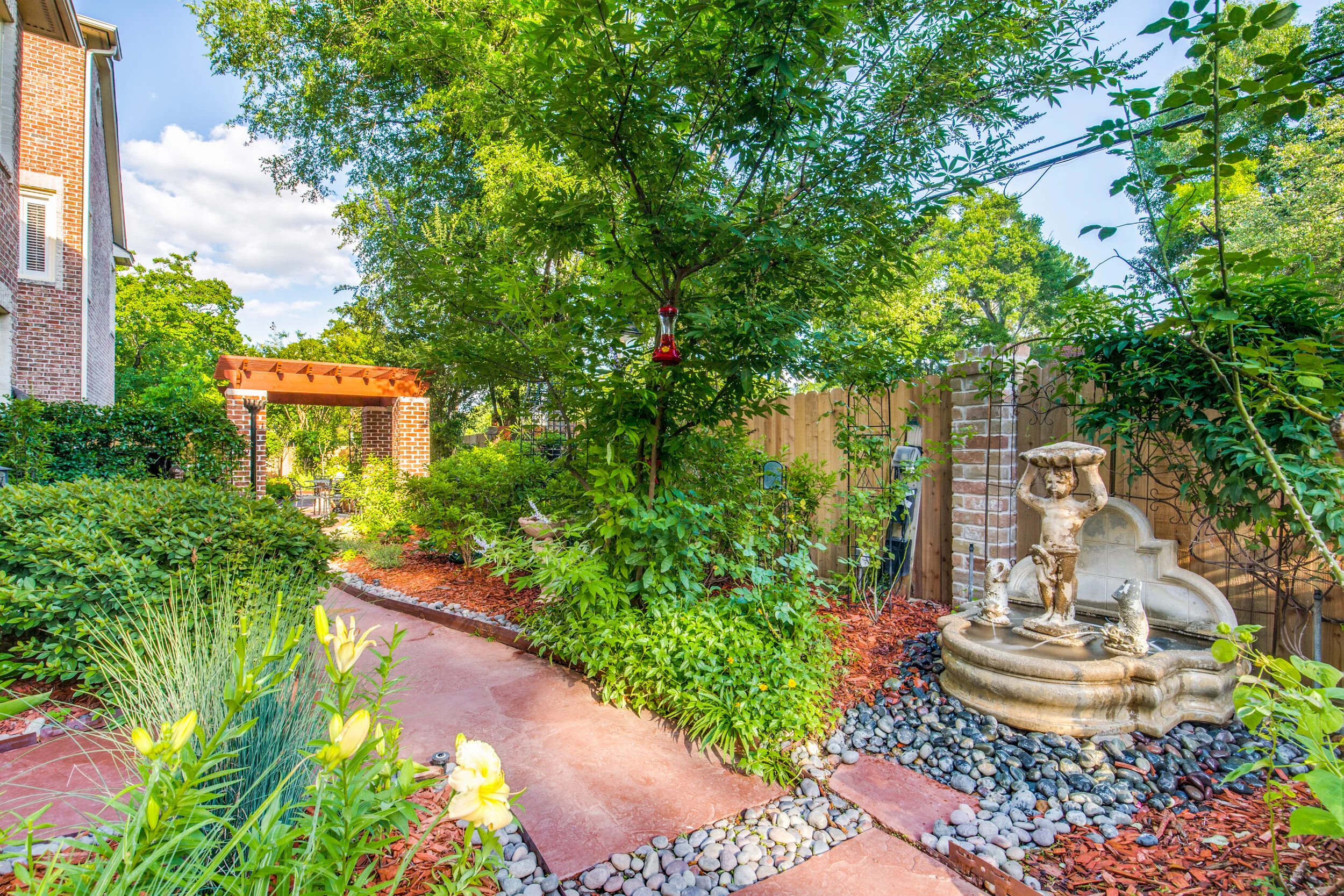 54-a-bayou-pointe-dr-houston-tx-High-Res-31.jpg