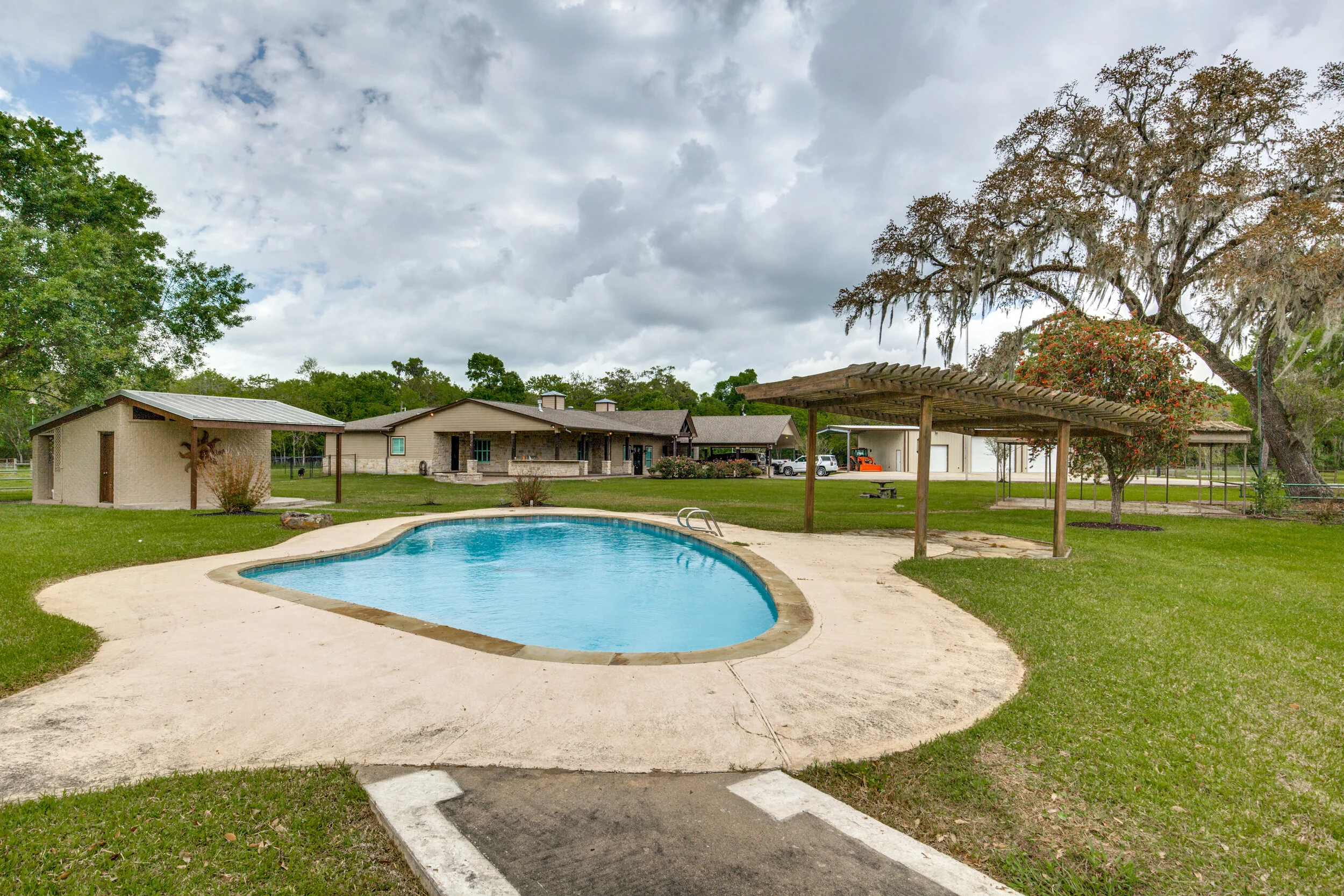 100-collins-lake-rd-angleton-tx-High-Res-30.jpg