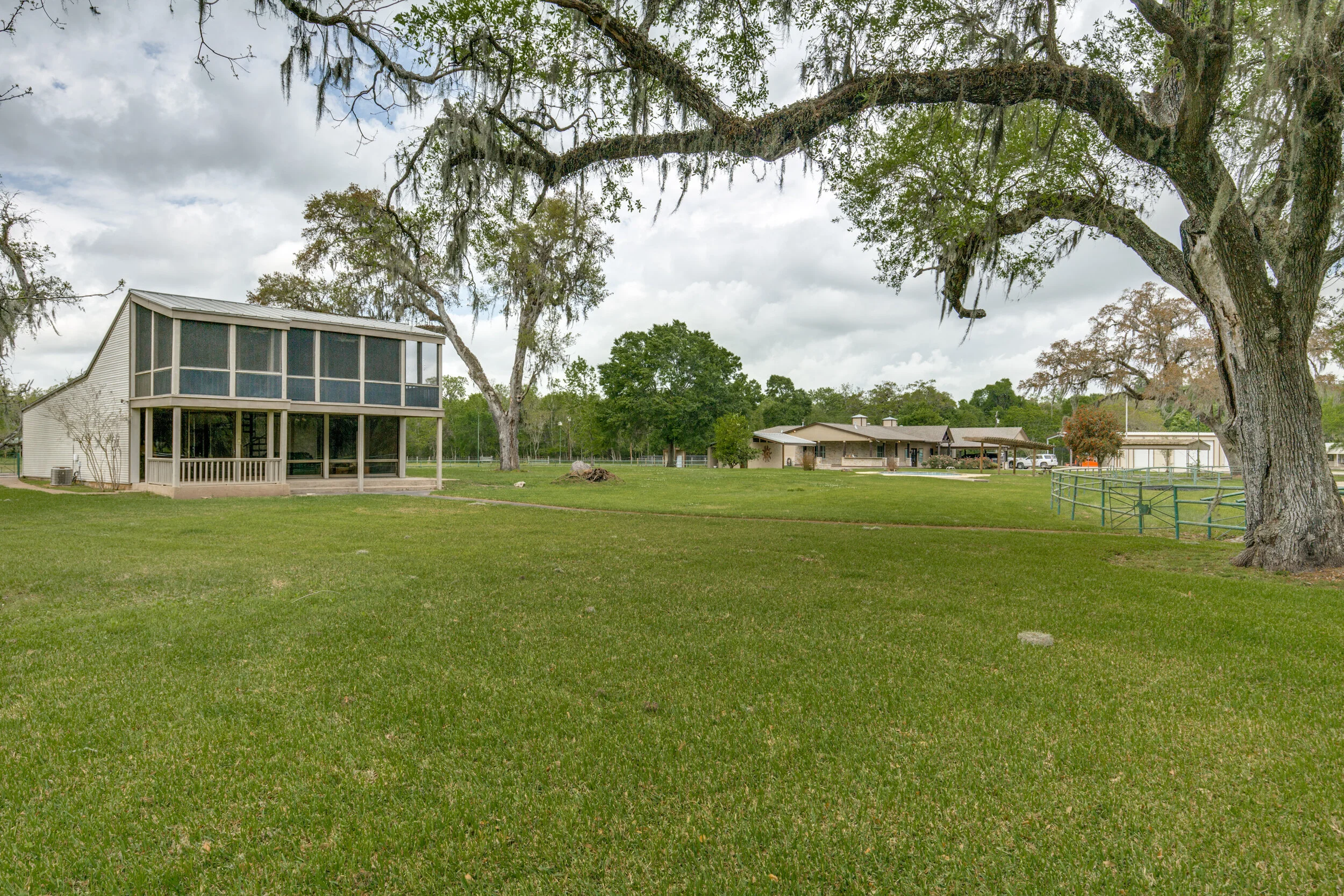 100-collins-lake-rd-angleton-tx-High-Res-32.jpg