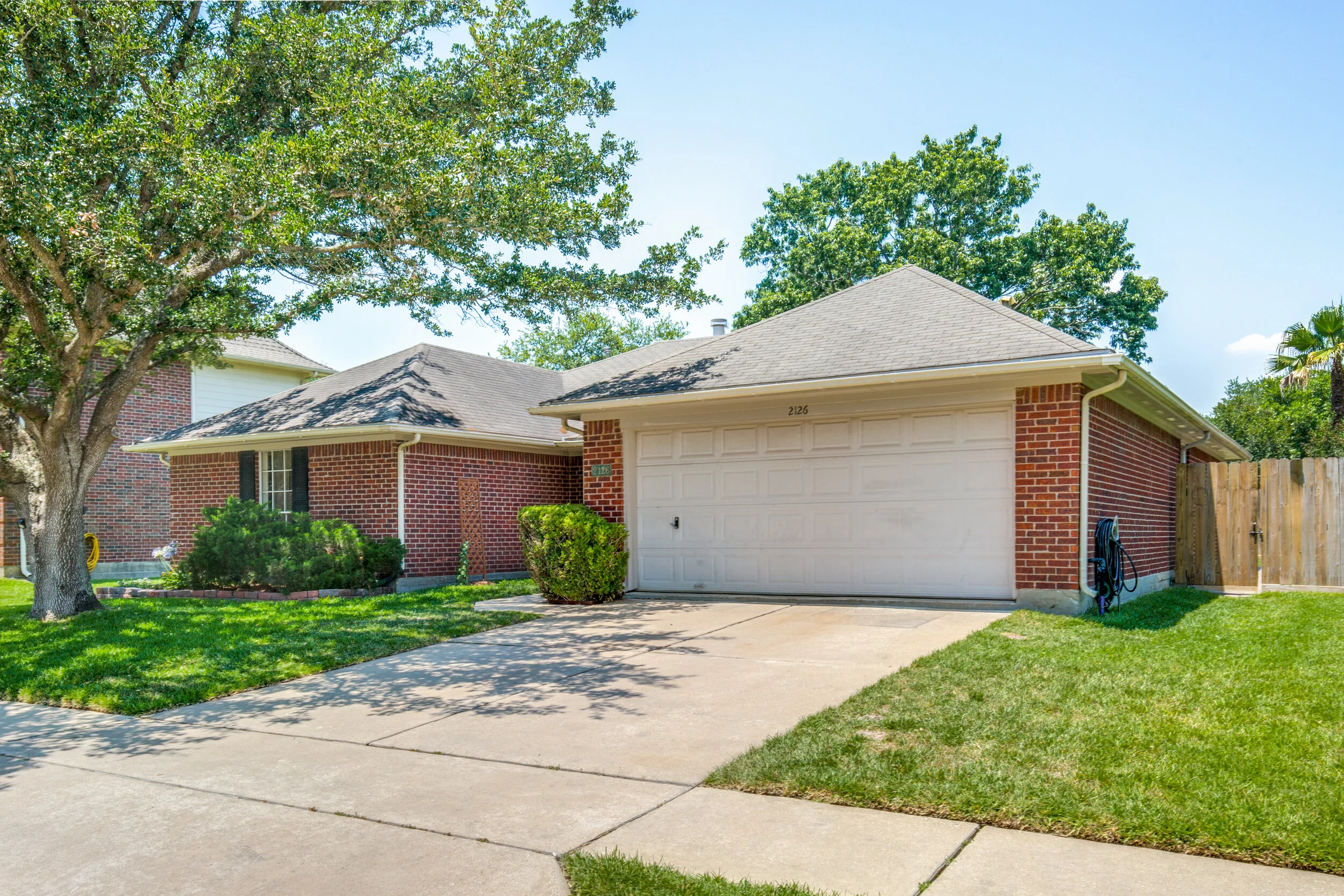 2126-westminister-st-pearland-tx-High-Res-2.jpg
