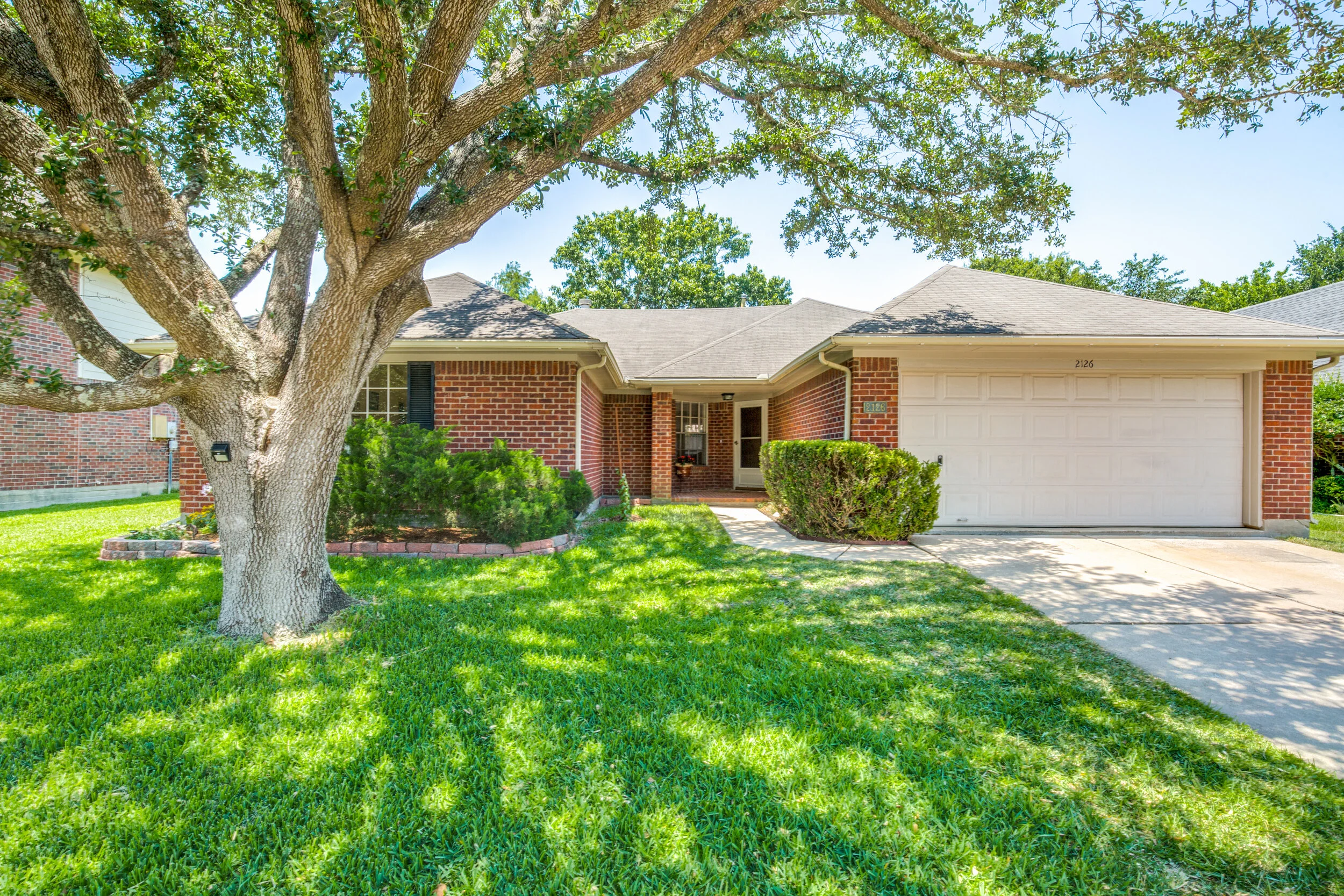 2126-westminister-st-pearland-tx-High-Res-3.jpg