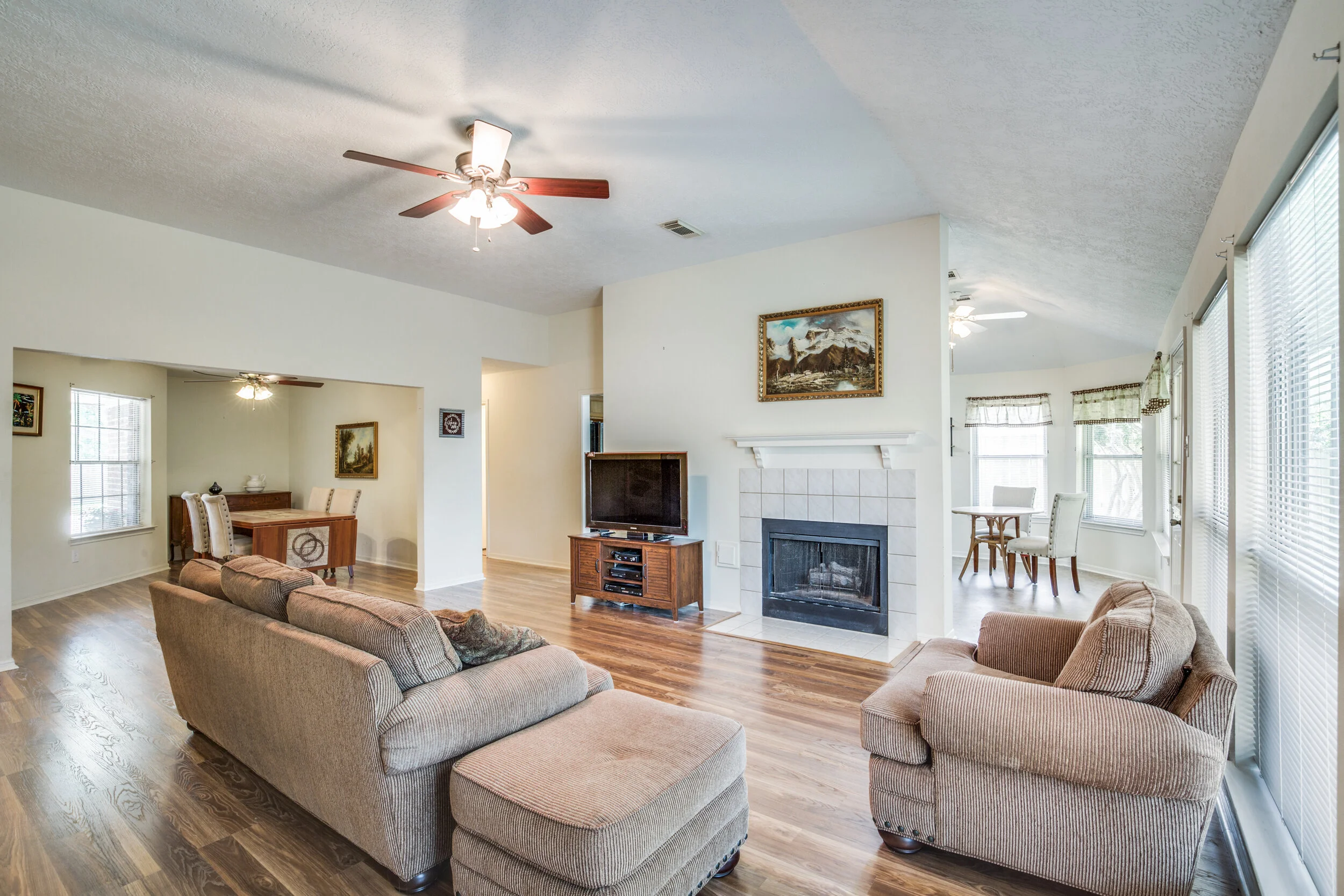 2126-westminister-st-pearland-tx-High-Res-9.jpg