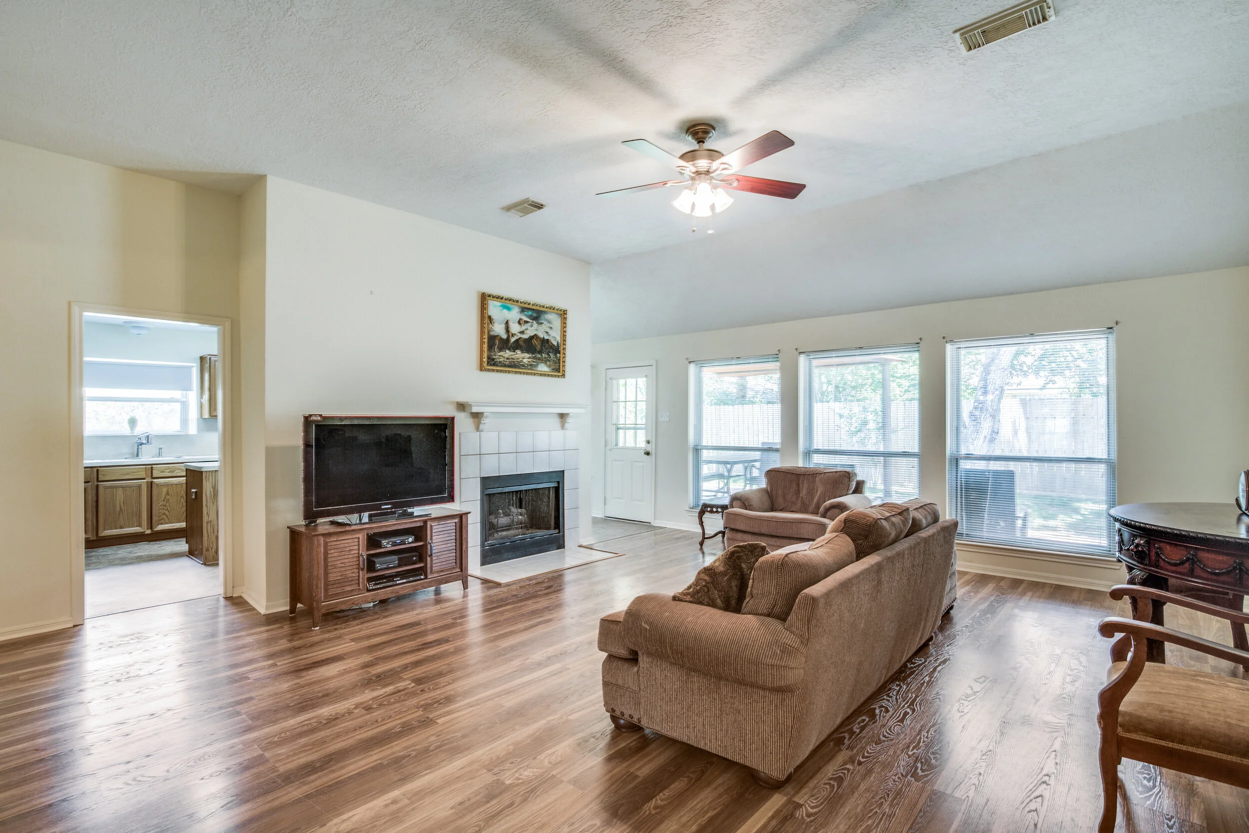 2126-westminister-st-pearland-tx-High-Res-10.jpg