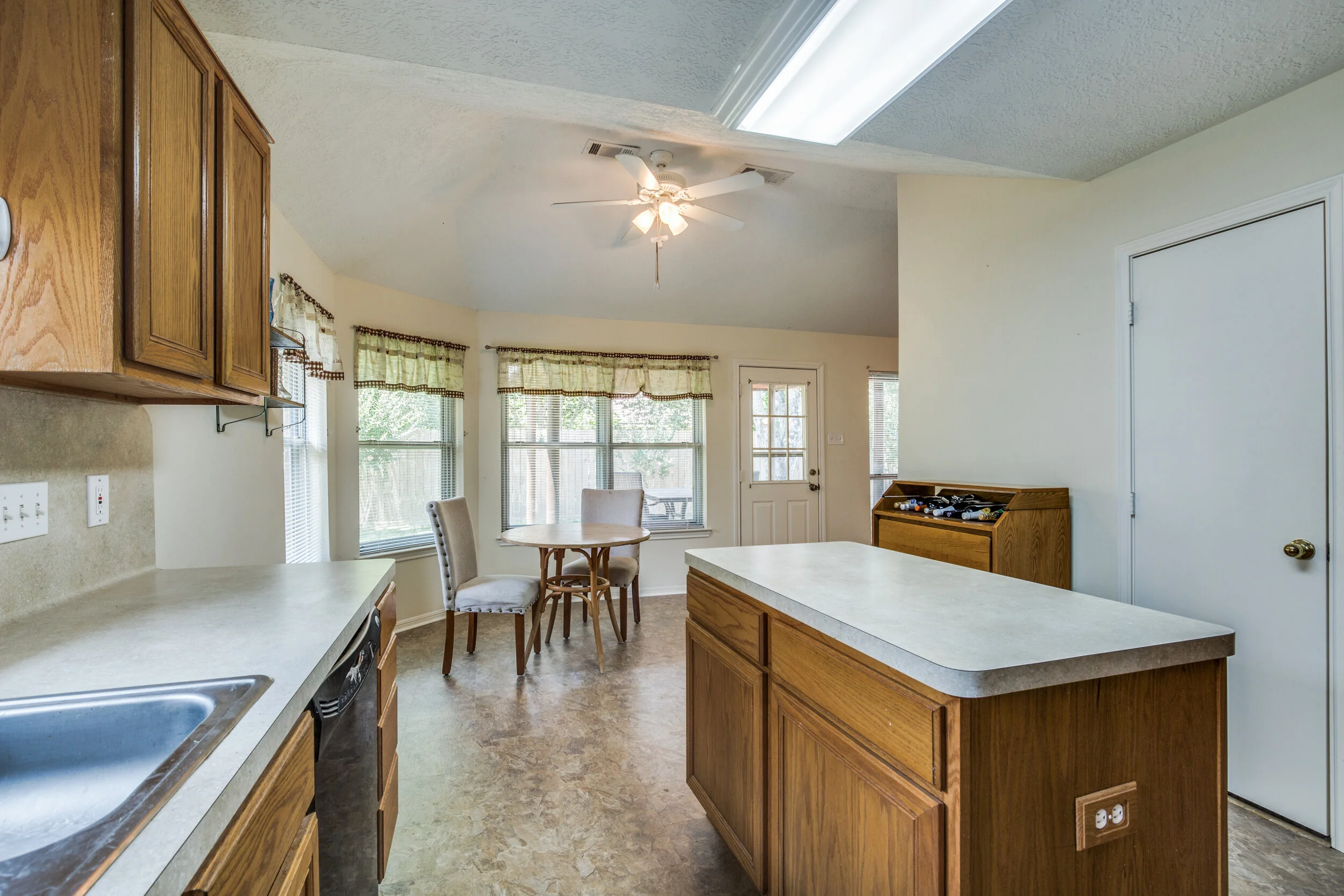 2126-westminister-st-pearland-tx-High-Res-17.jpg